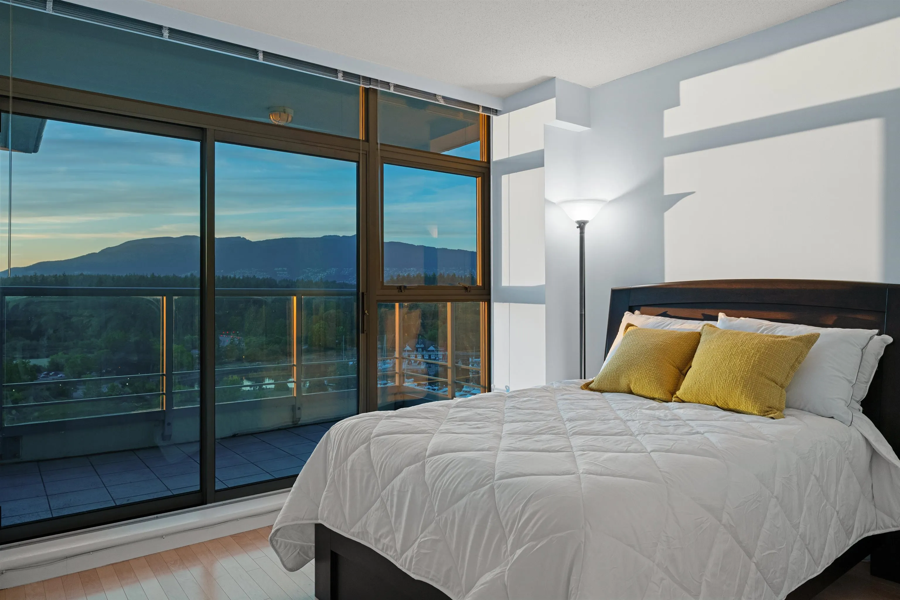 1404 1790 Bayshore Drive