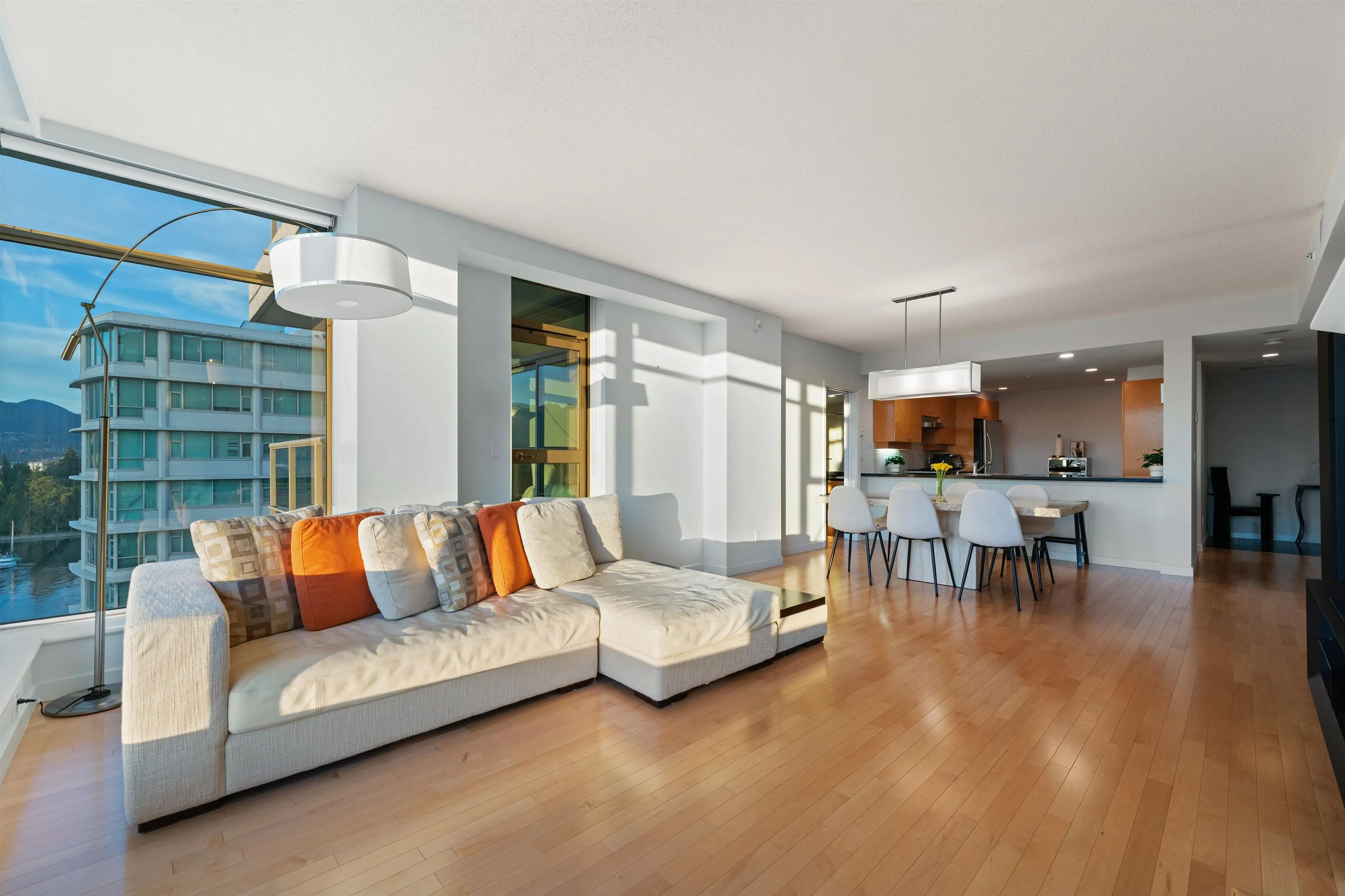 1404 1790 Bayshore Drive
