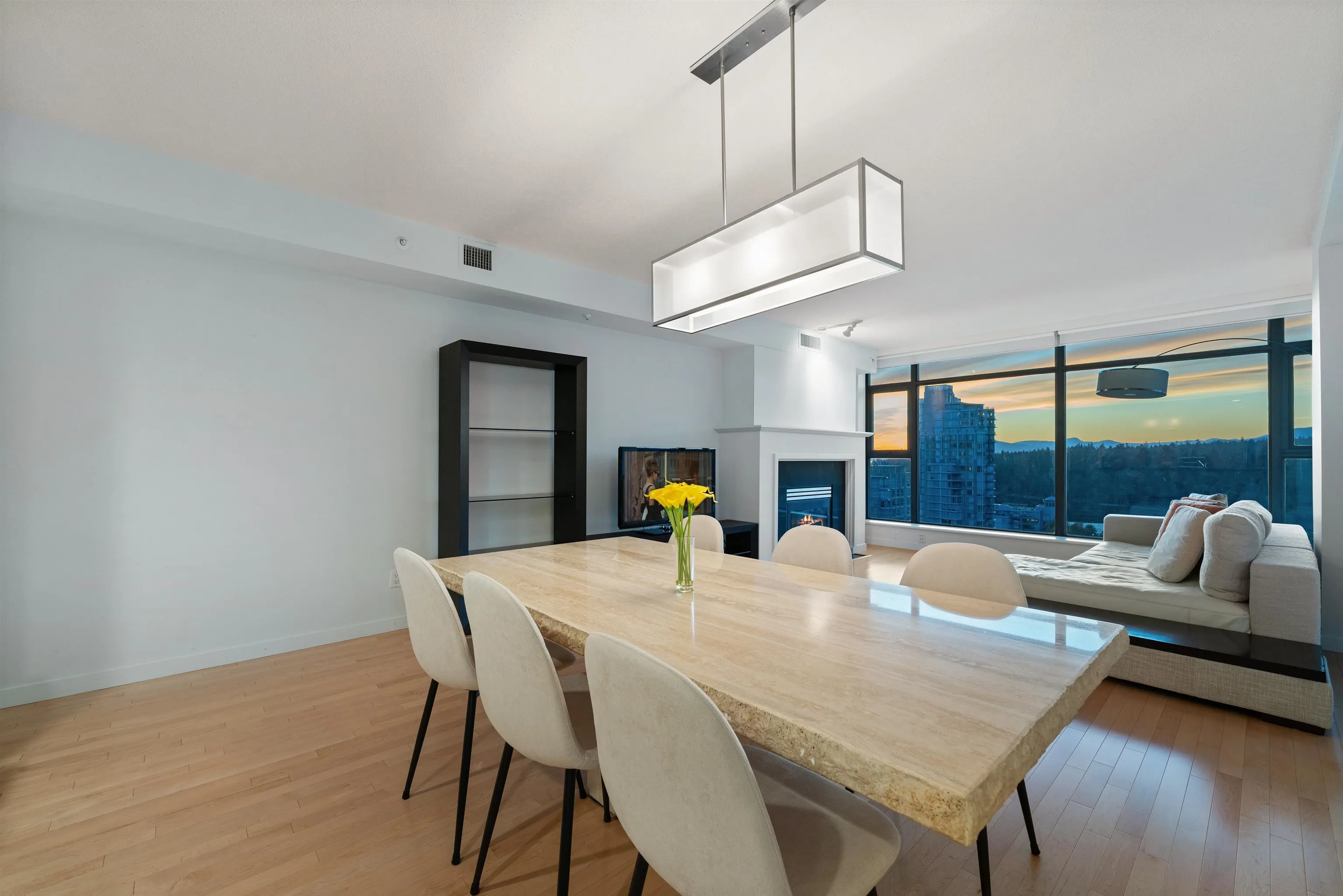 1404 1790 Bayshore Drive