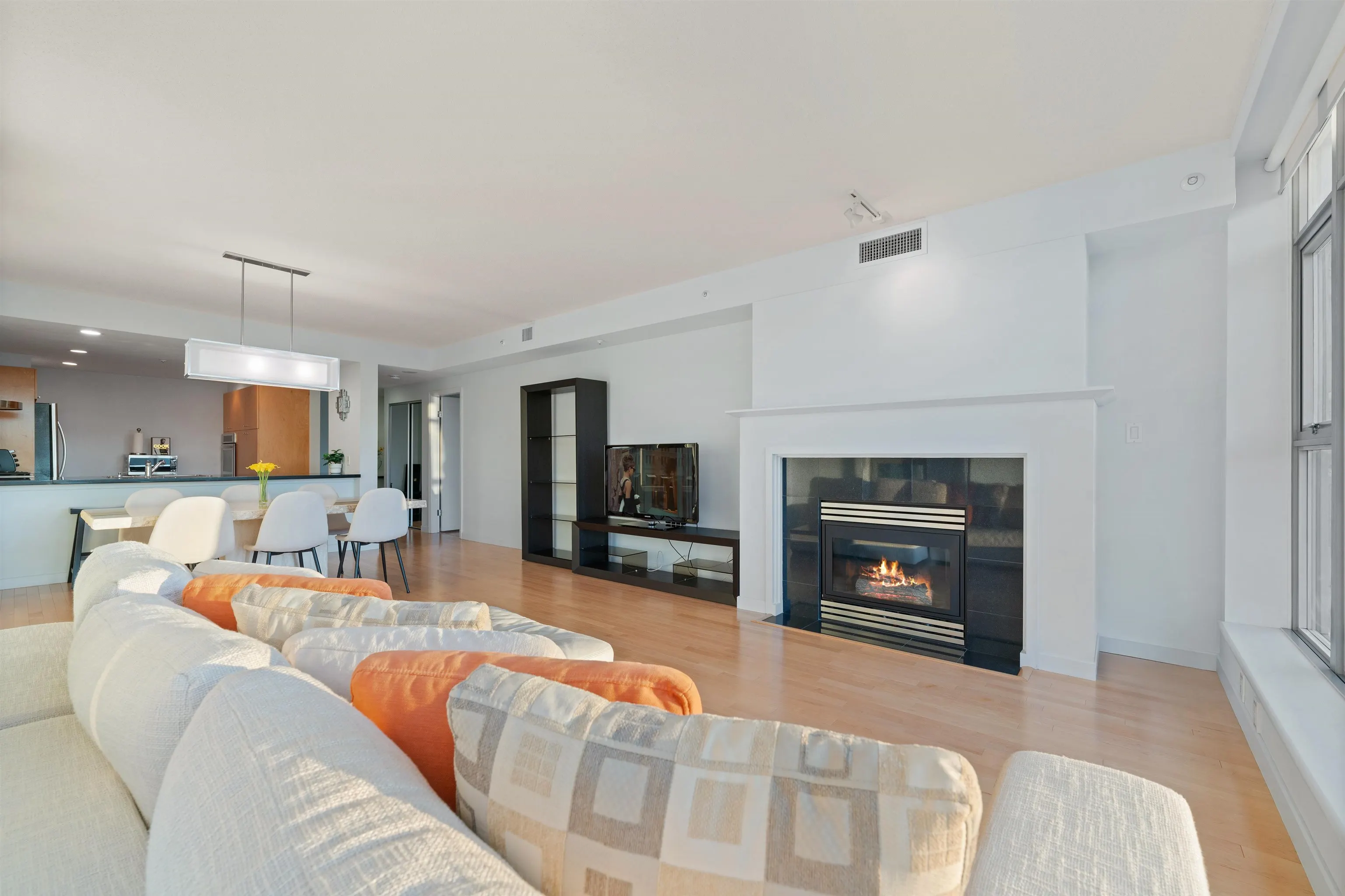 1404 1790 Bayshore Drive