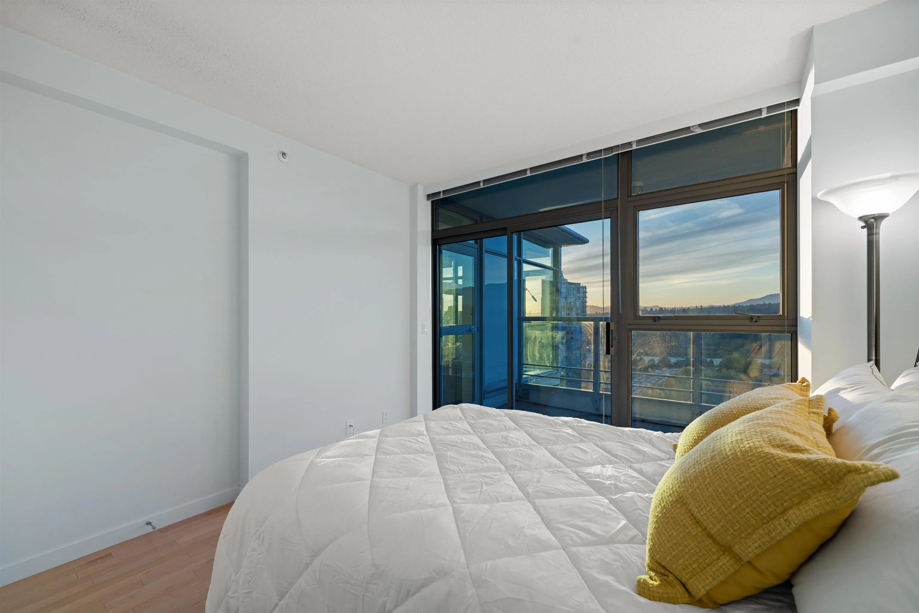 1404 1790 Bayshore Drive