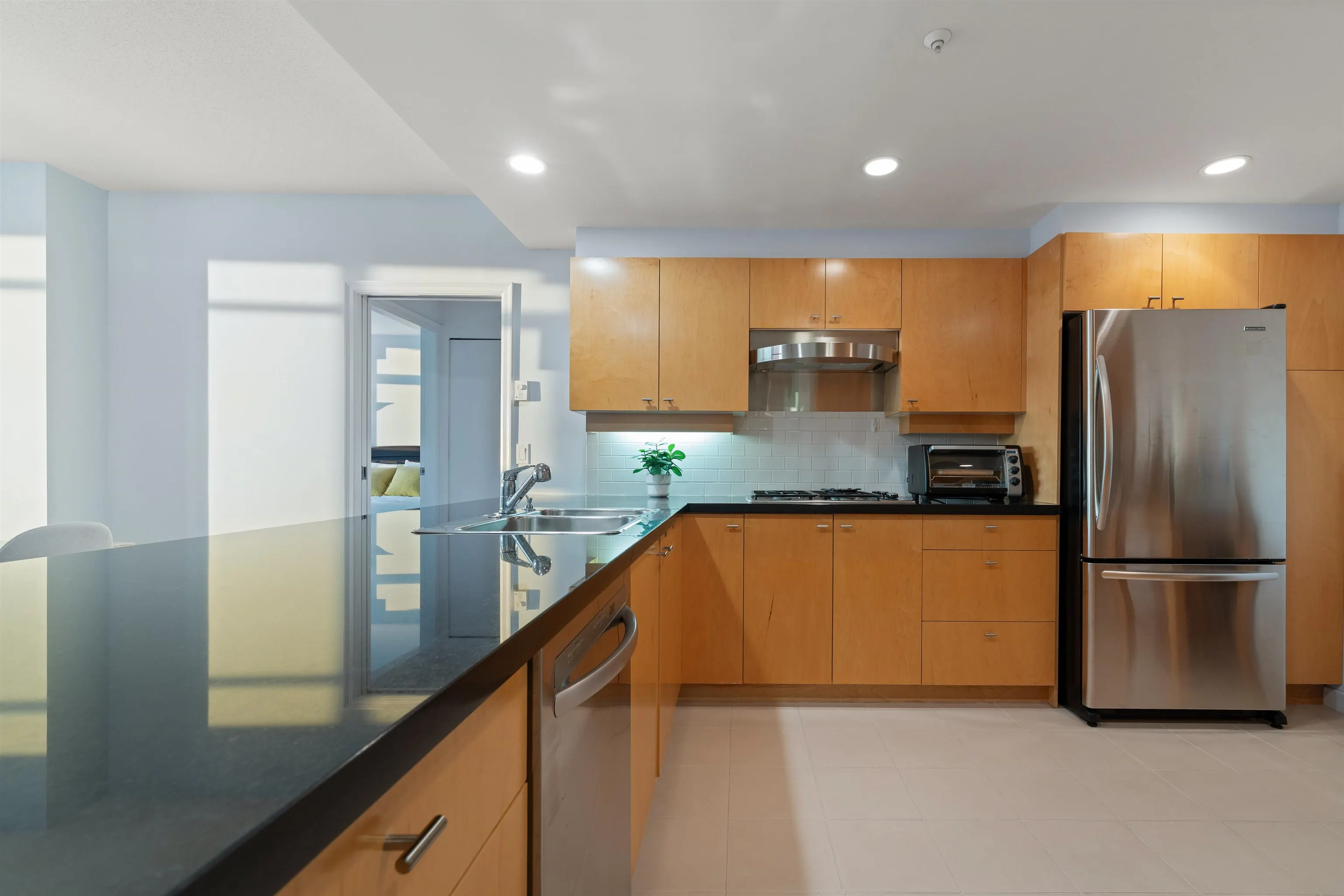 1404 1790 Bayshore Drive