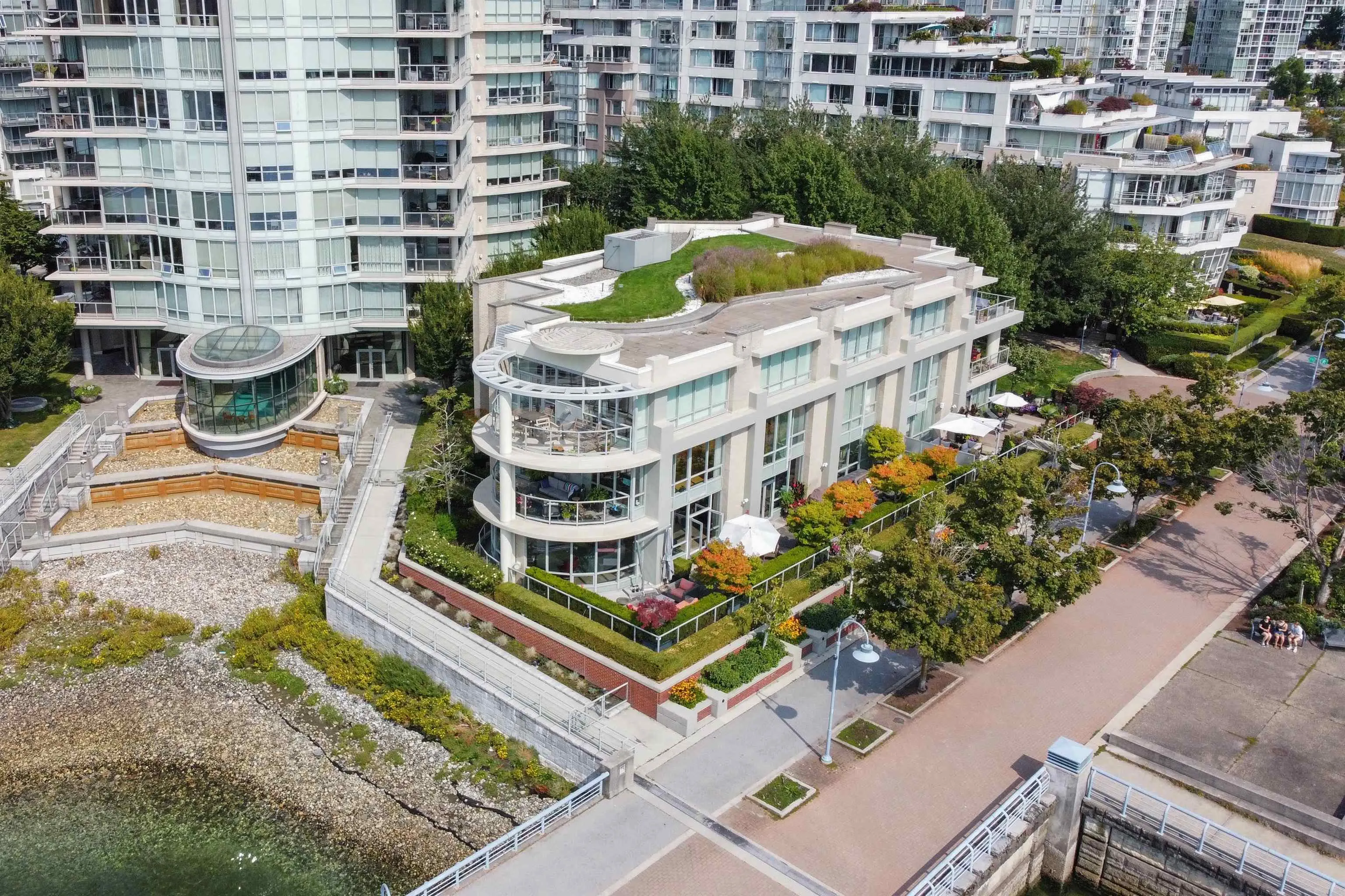 110 1328 Marinaside Crescent