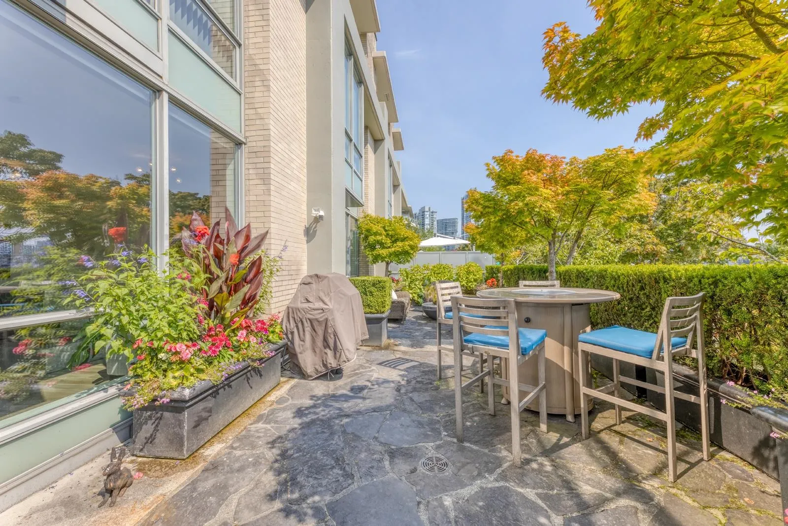 110 1328 Marinaside Crescent