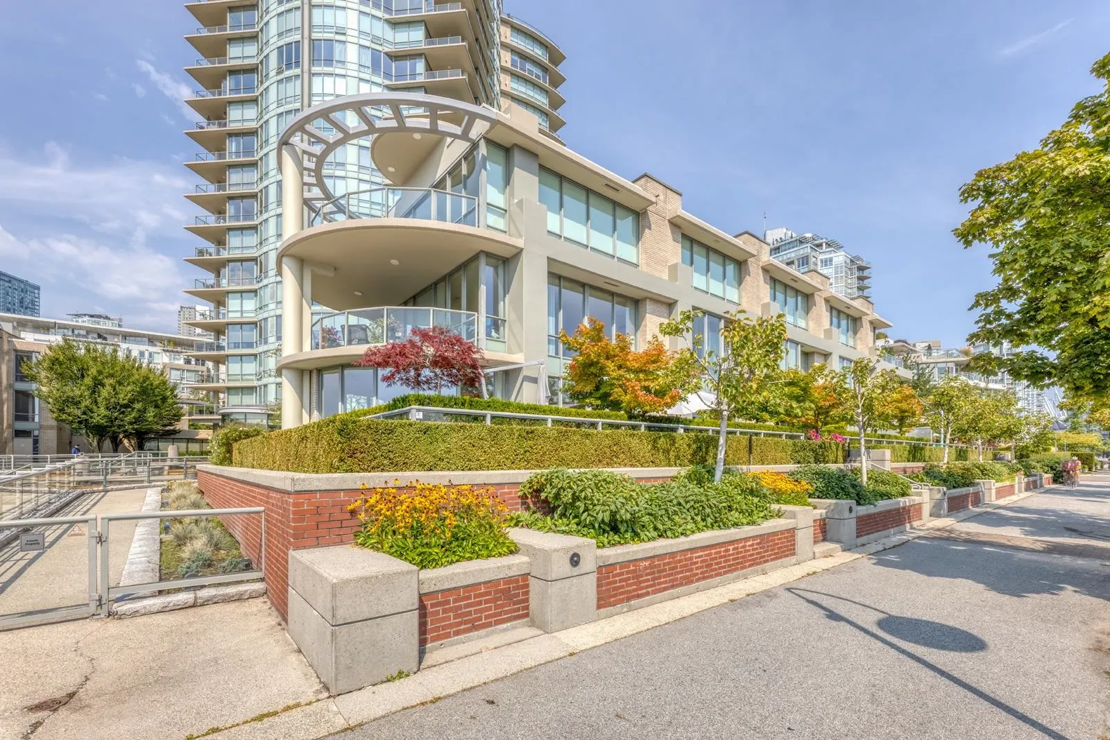110 1328 Marinaside Crescent