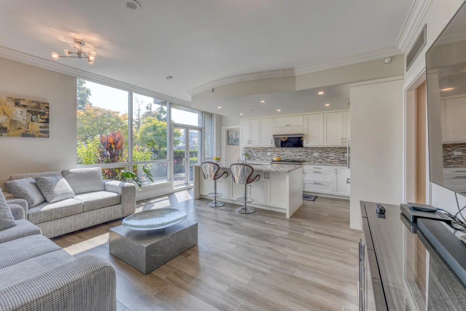 110 1328 Marinaside Crescent