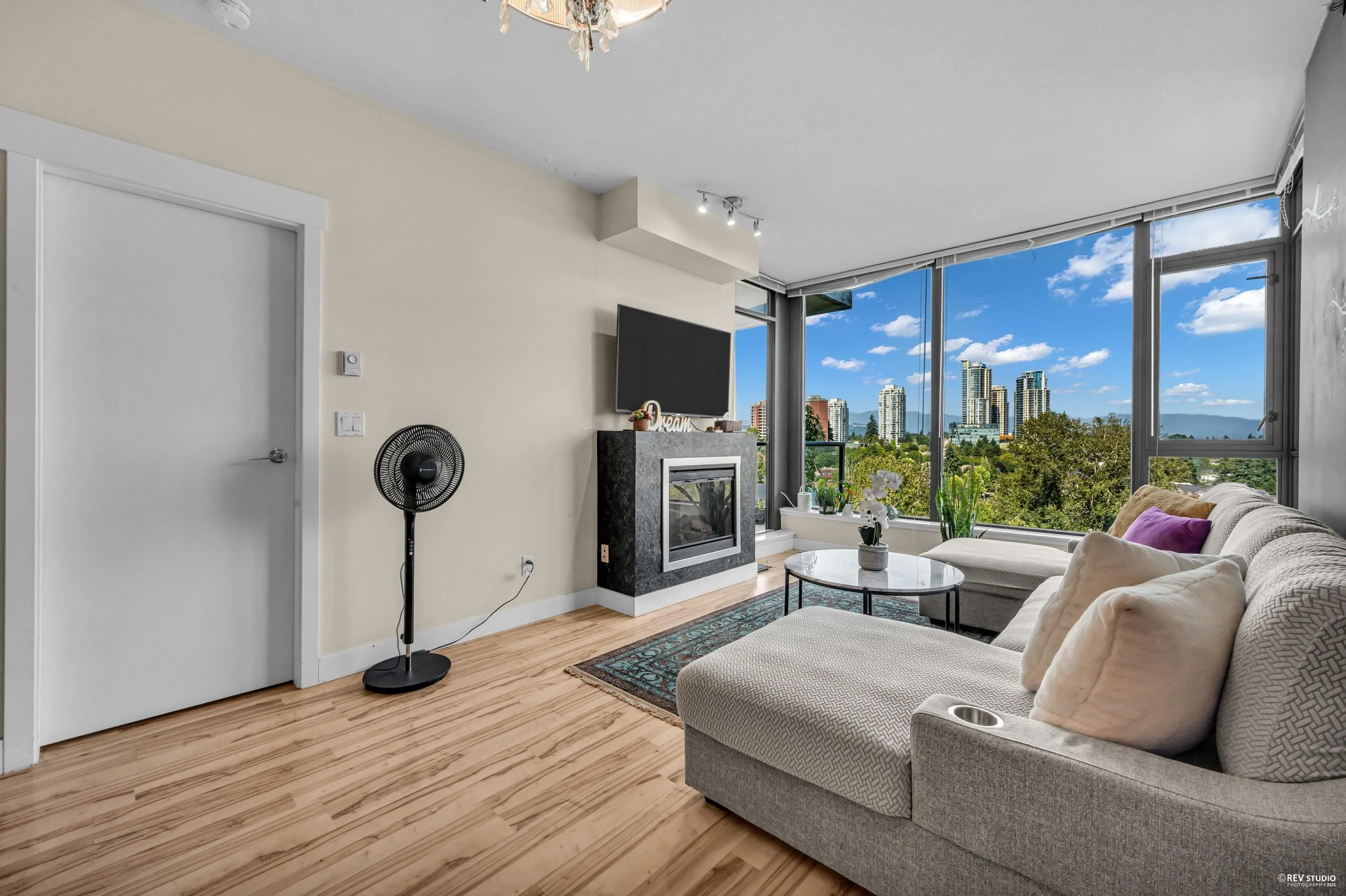 1606 7088 18th Avenue