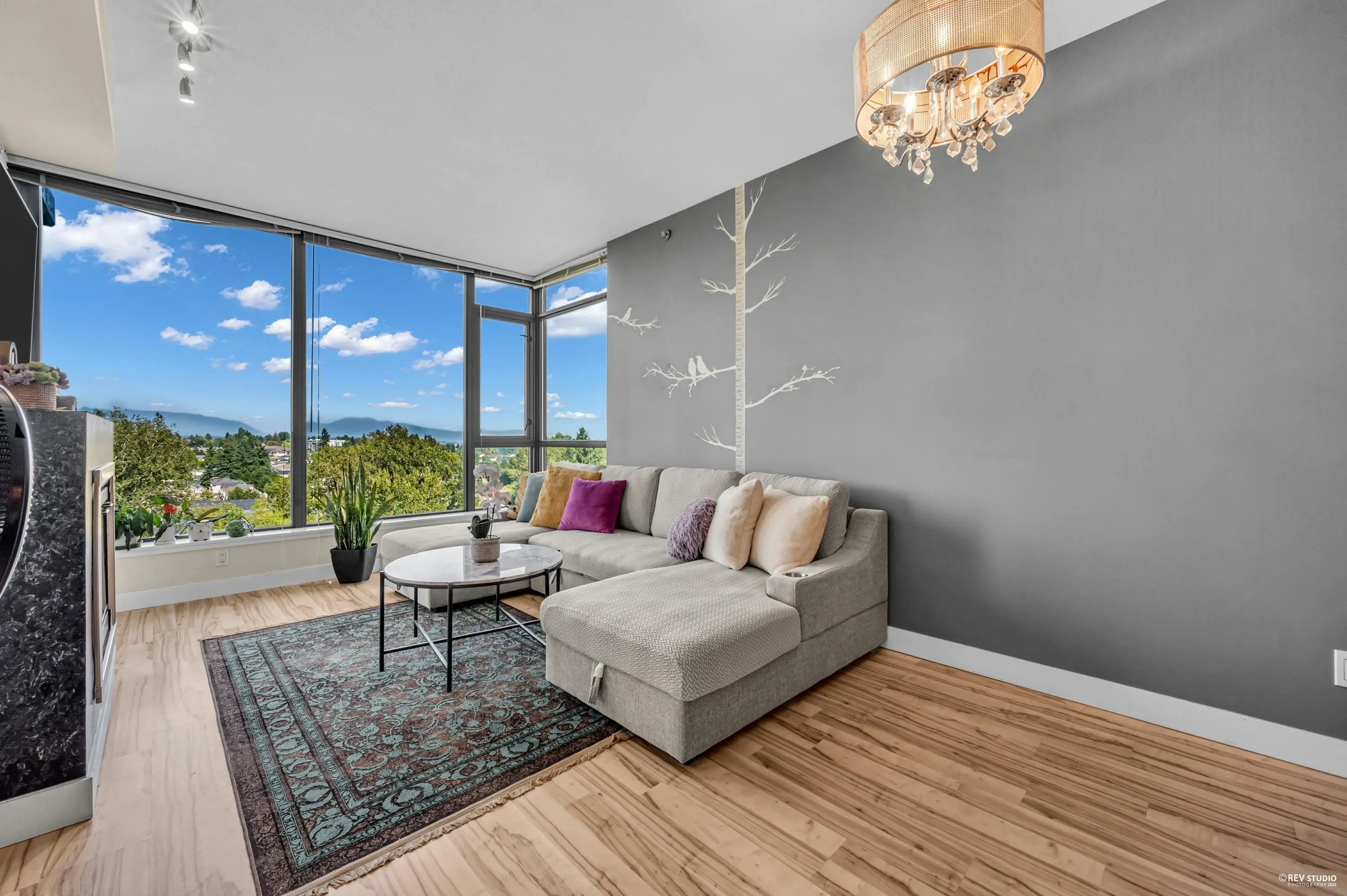 1606 7088 18th Avenue