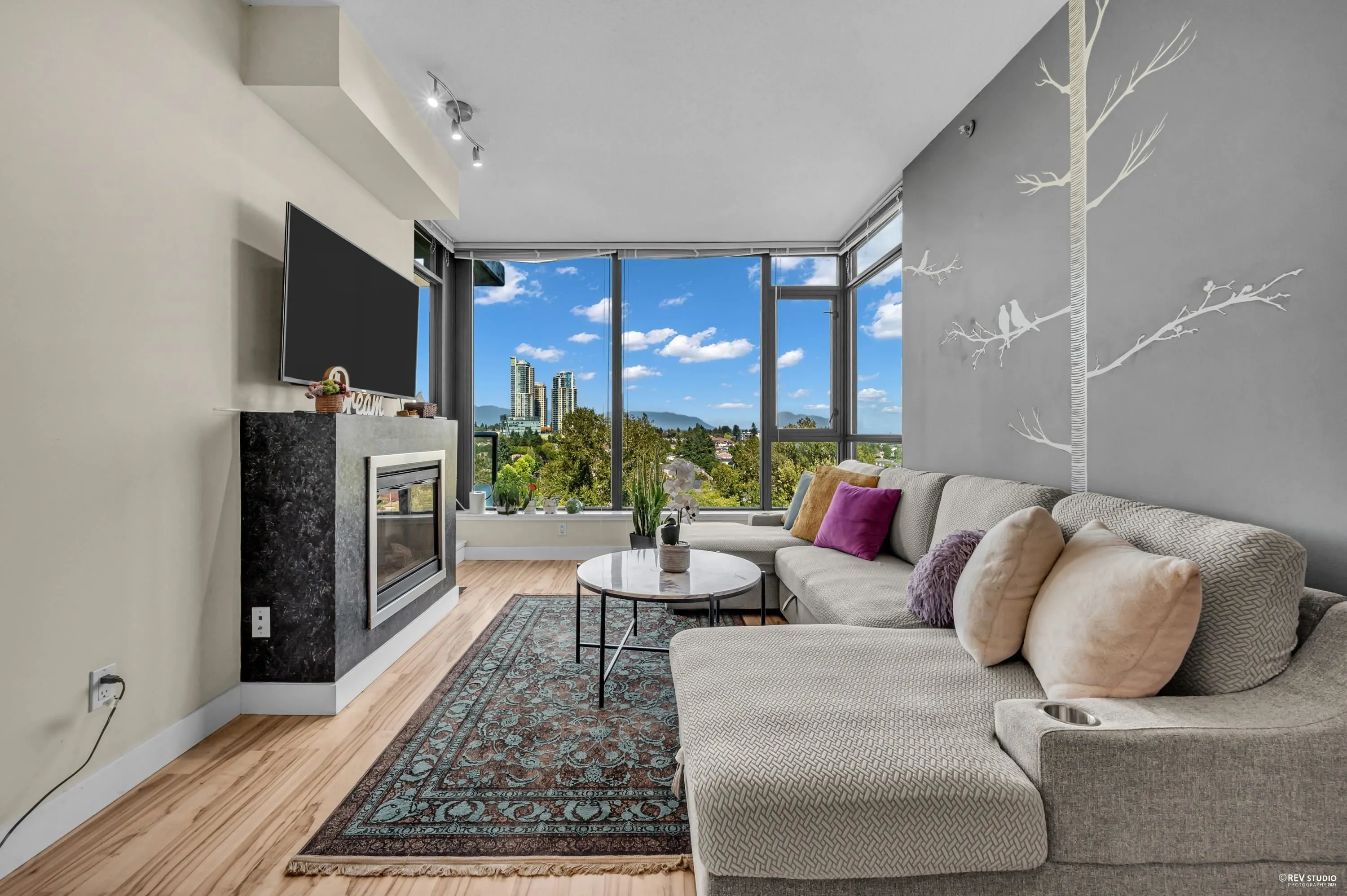 1606 7088 18th Avenue
