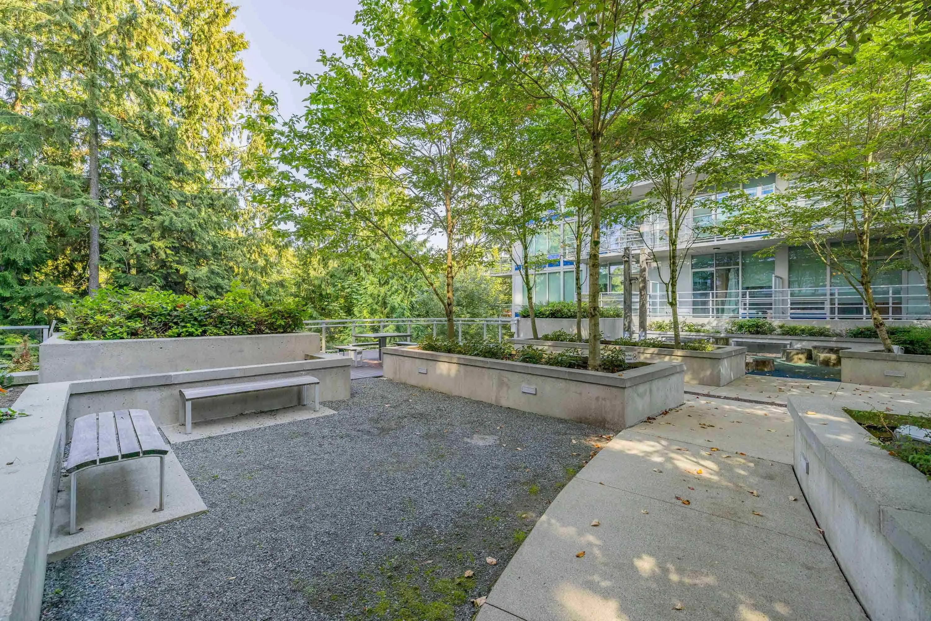 006 9060 University Crescent