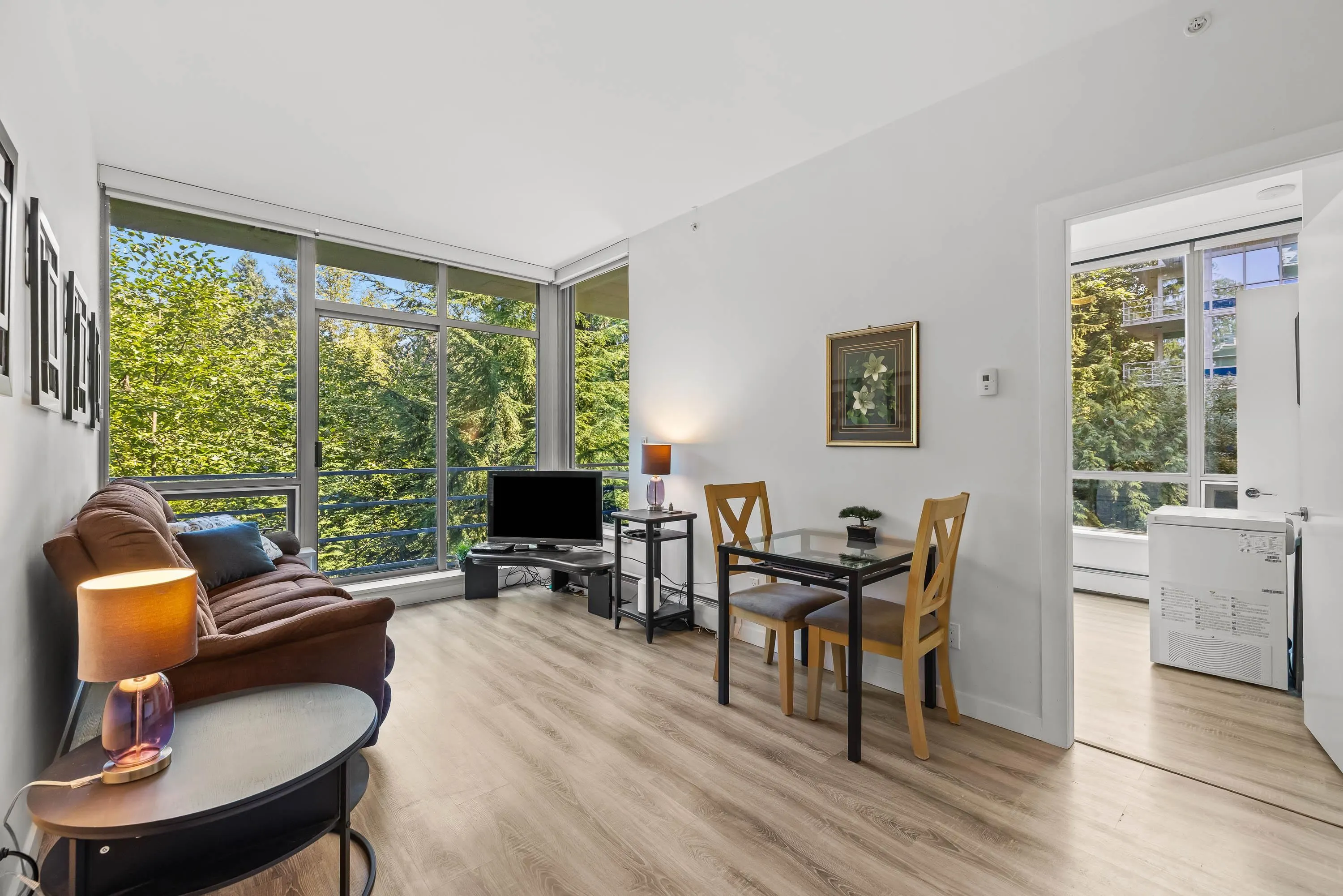 006 9060 University Crescent