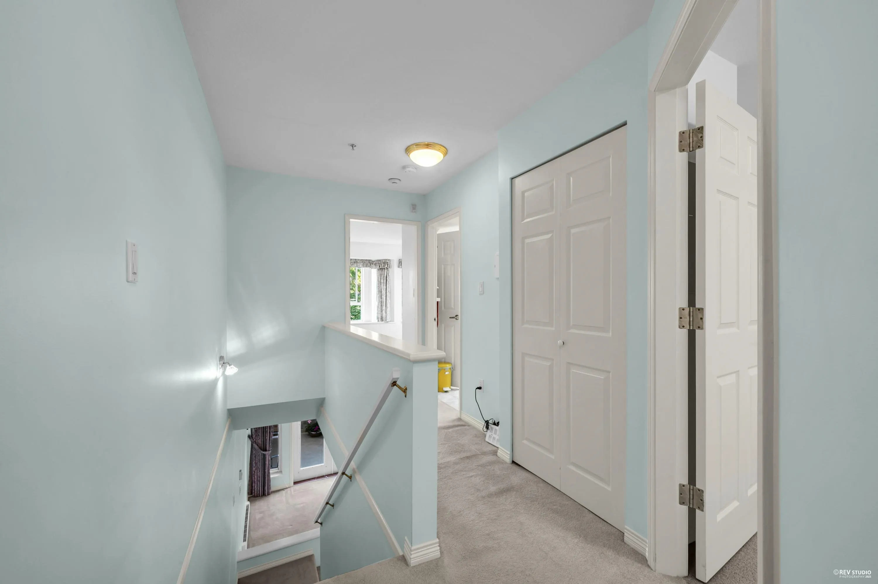 211 2545 W Broadway