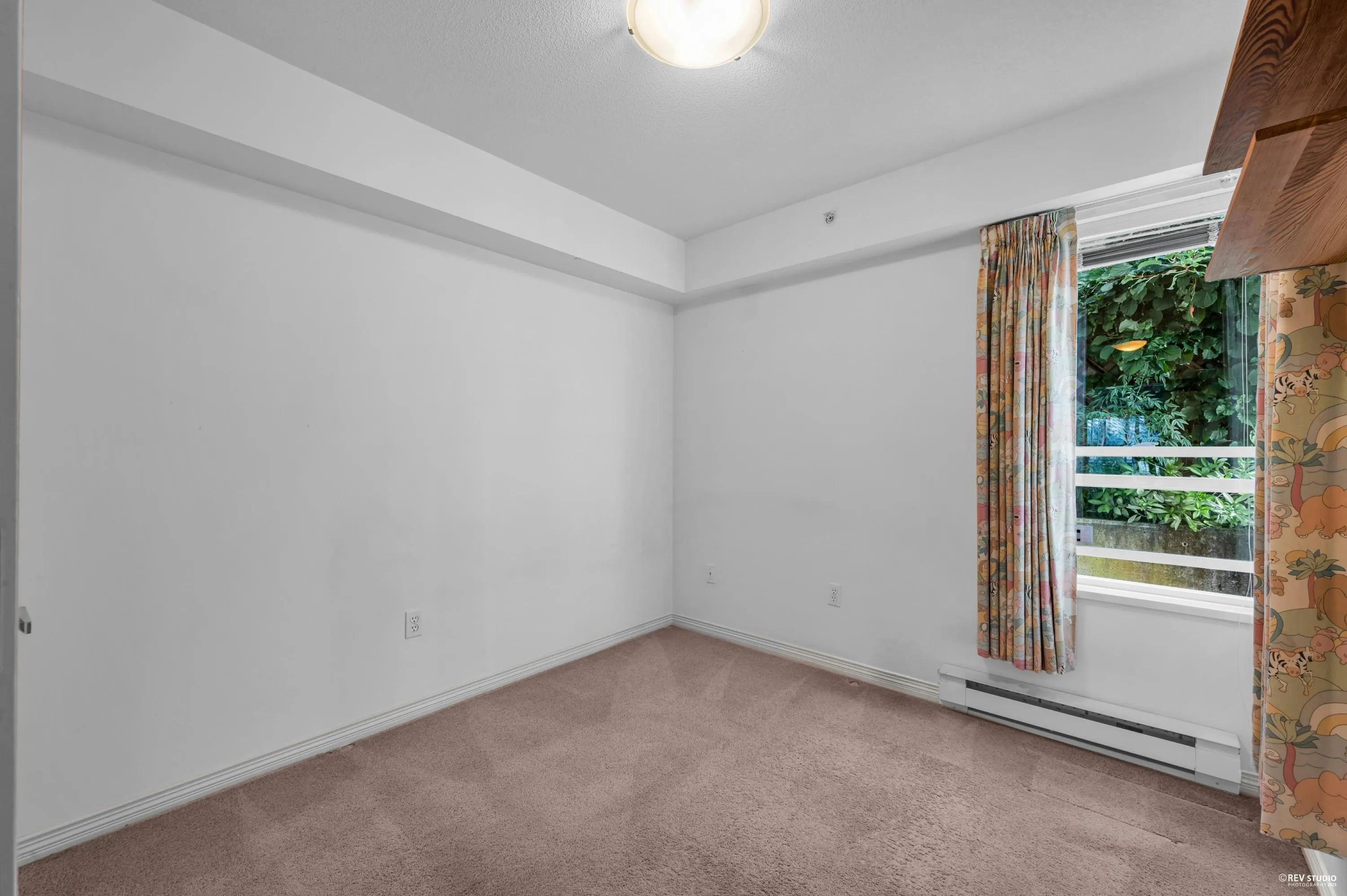 211 2545 W Broadway