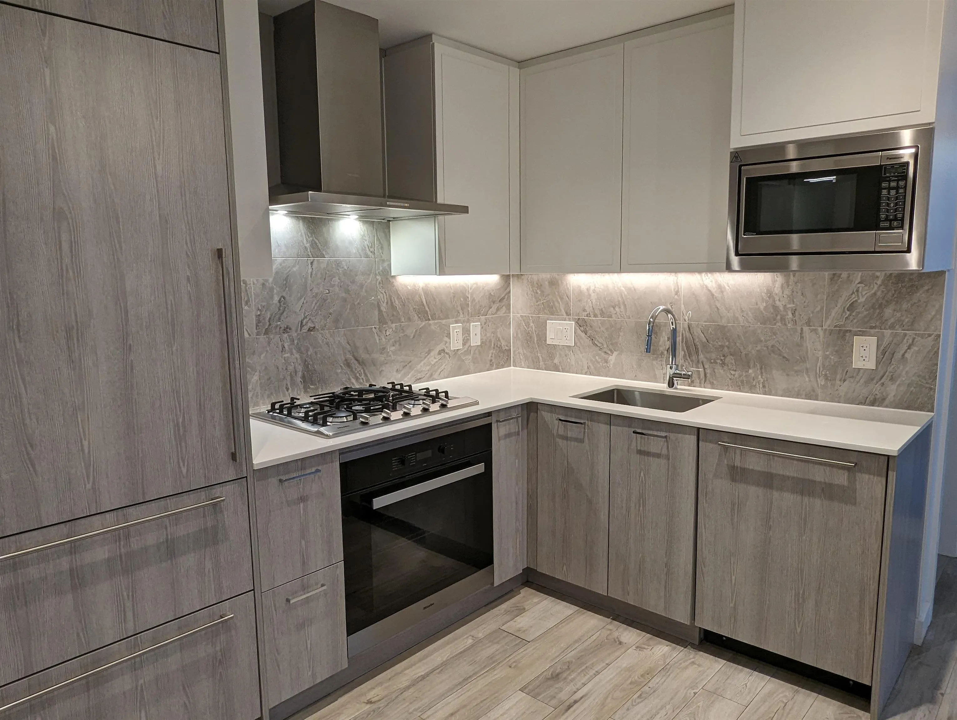 603 2288 Alpha Avenue