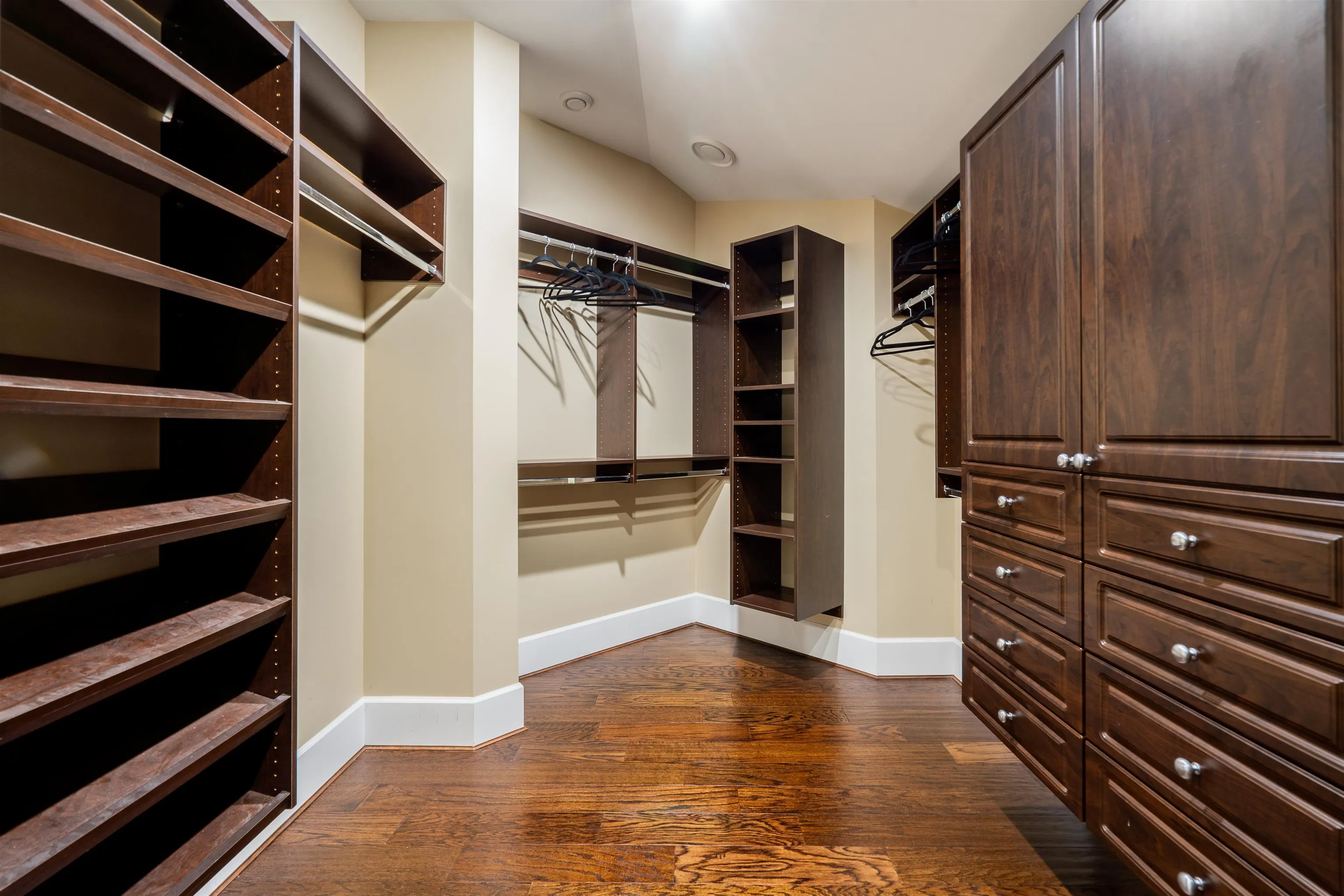 2336 Kadlec Court