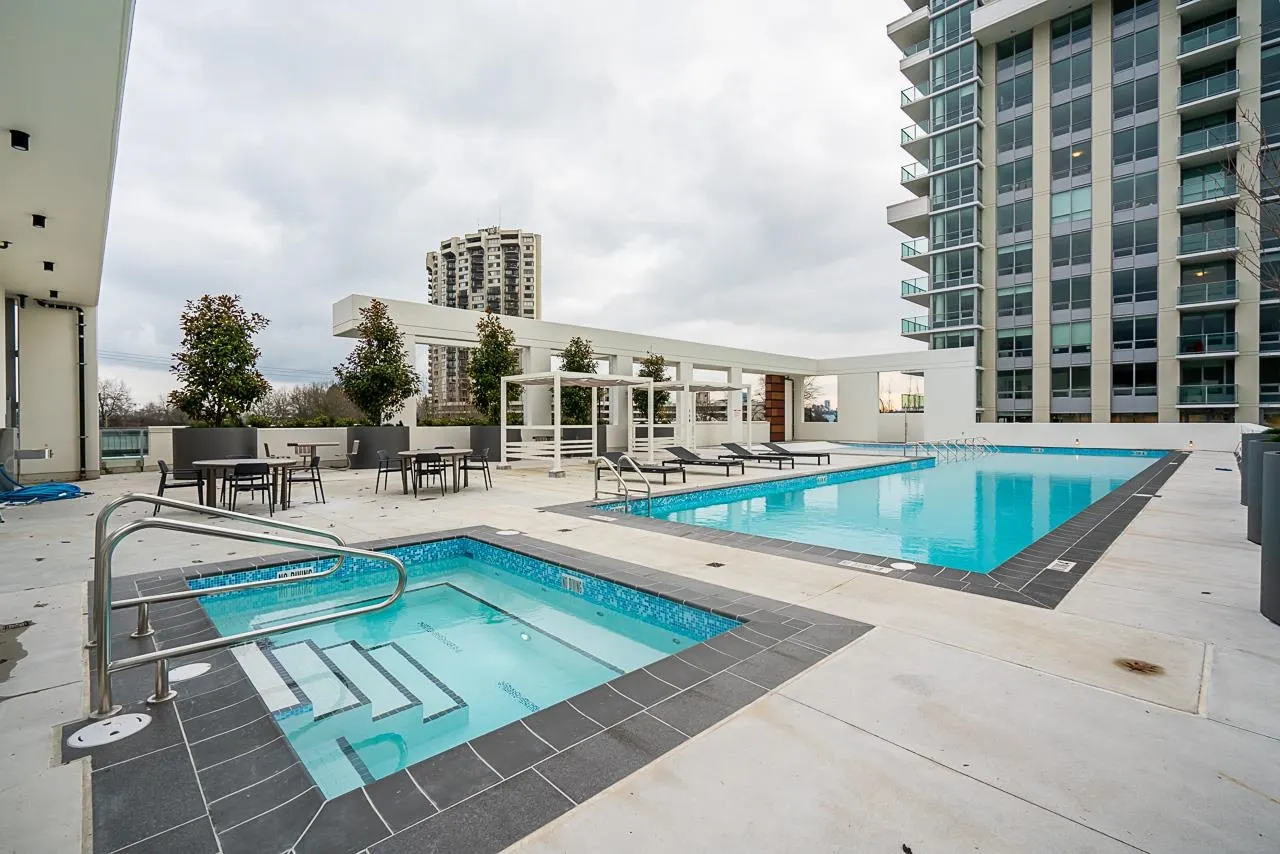 1702 1632 Lions Gate Lane