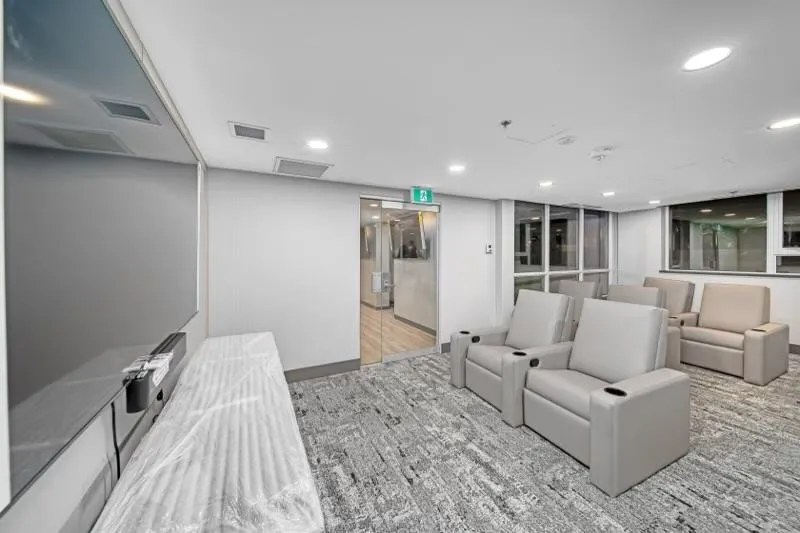 1702 1632 Lions Gate Lane