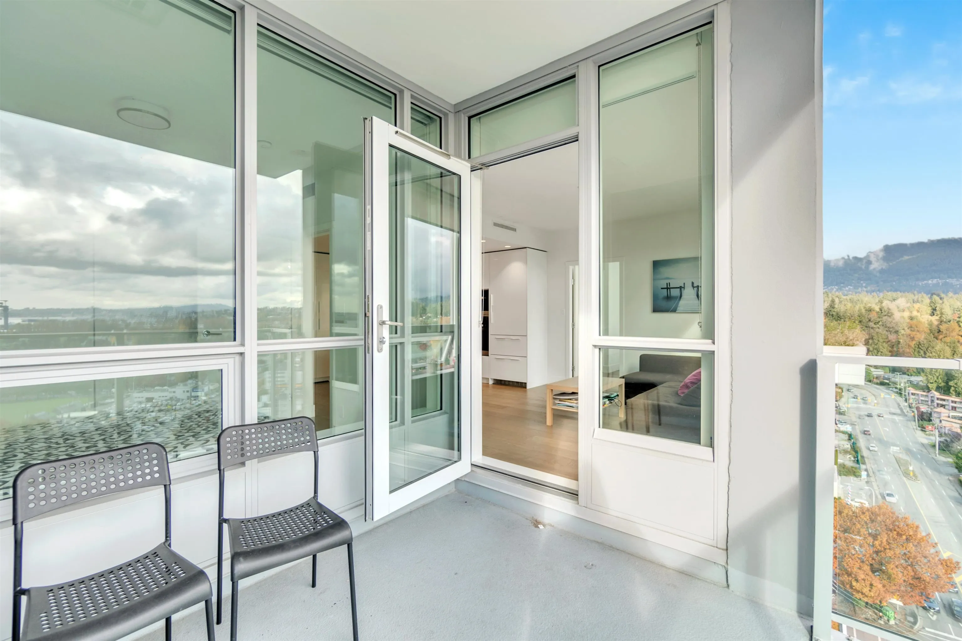1702 1632 Lions Gate Lane
