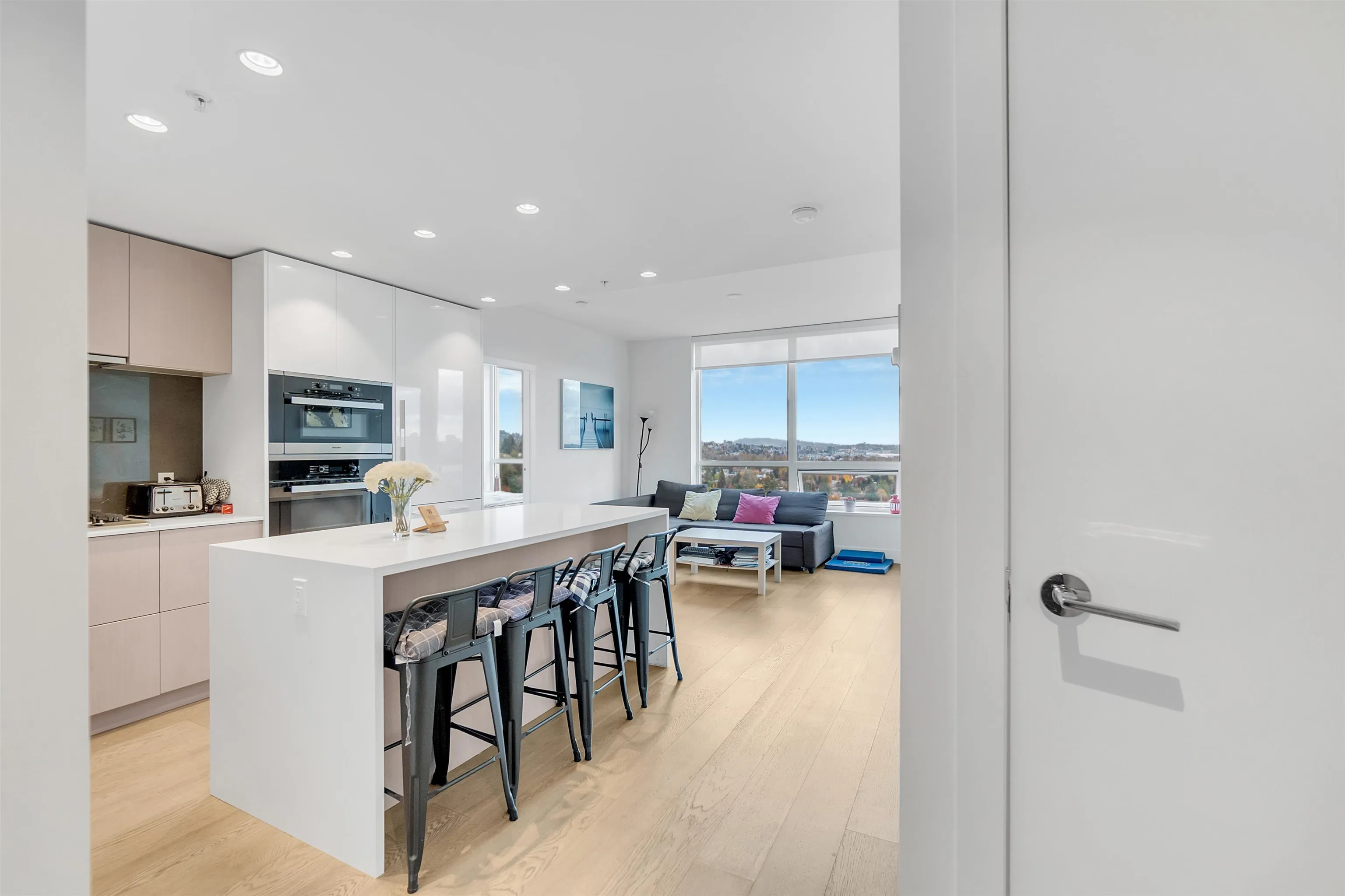 1702 1632 Lions Gate Lane
