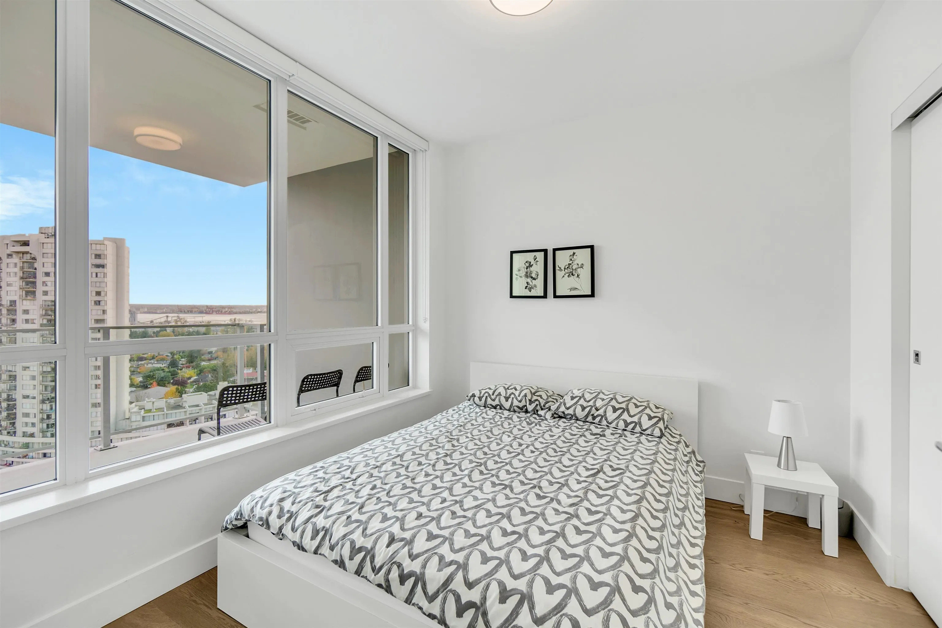 1702 1632 Lions Gate Lane