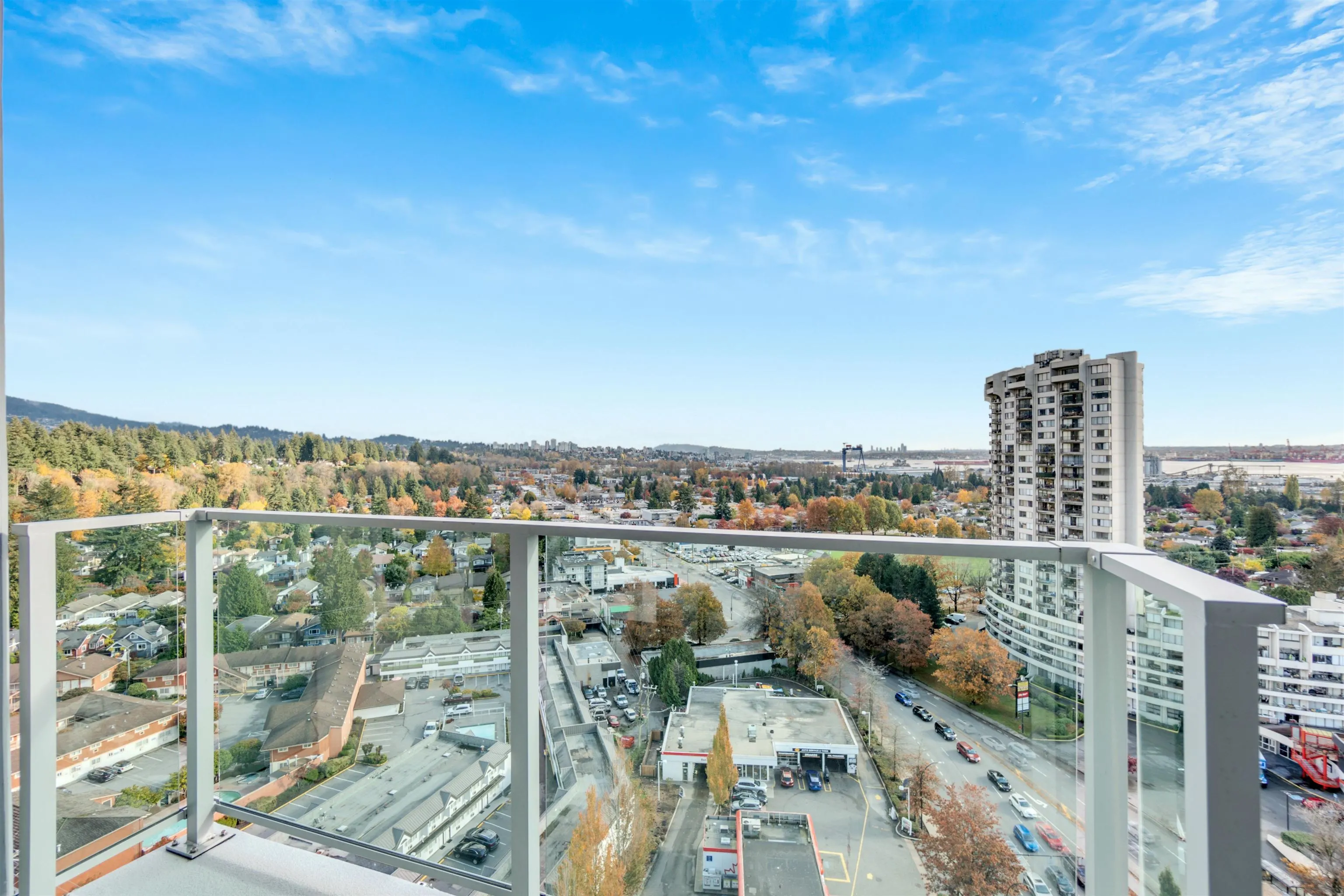 1702 1632 Lions Gate Lane