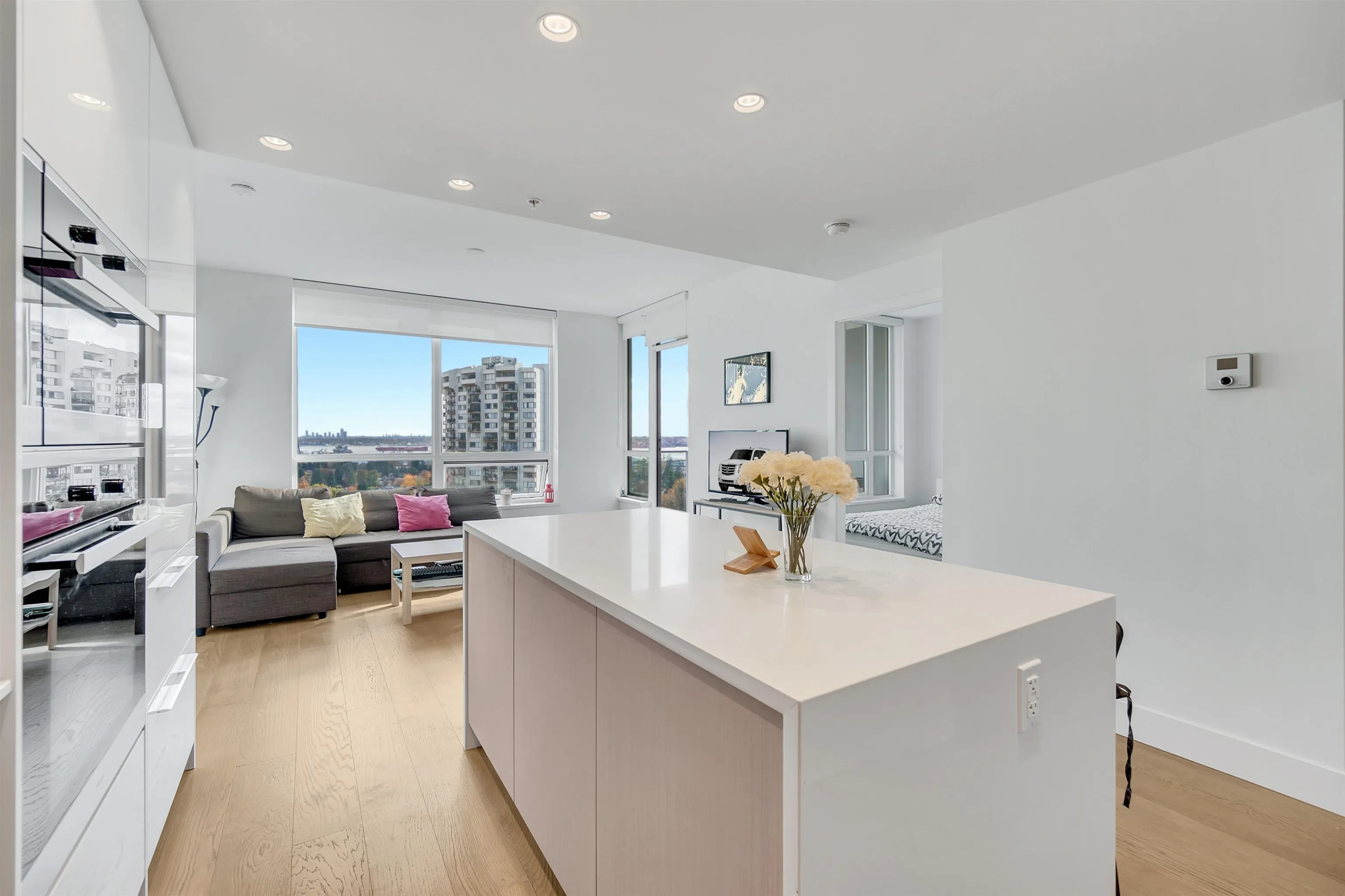 1702 1632 Lions Gate Lane
