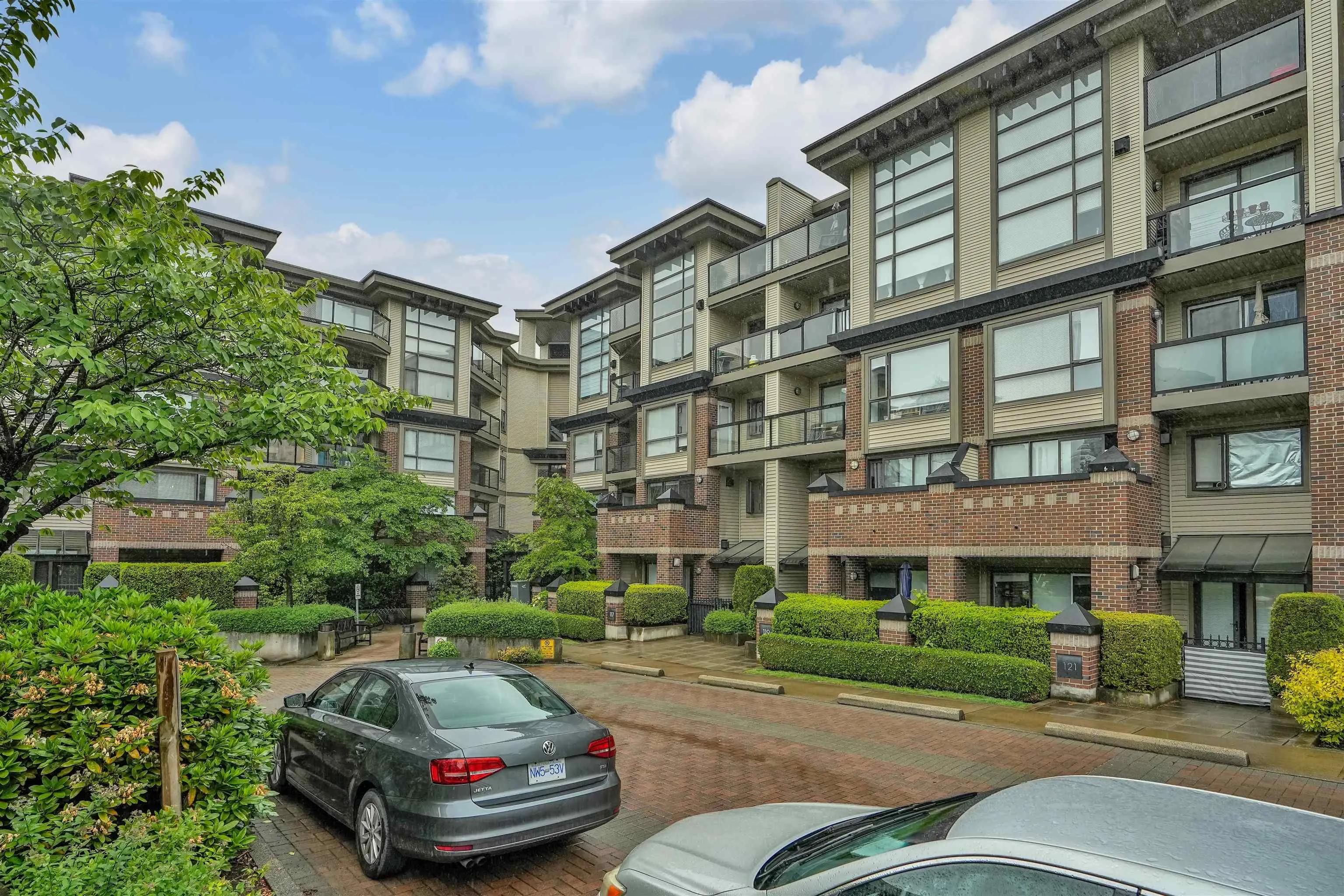 113 10866 City Parkway