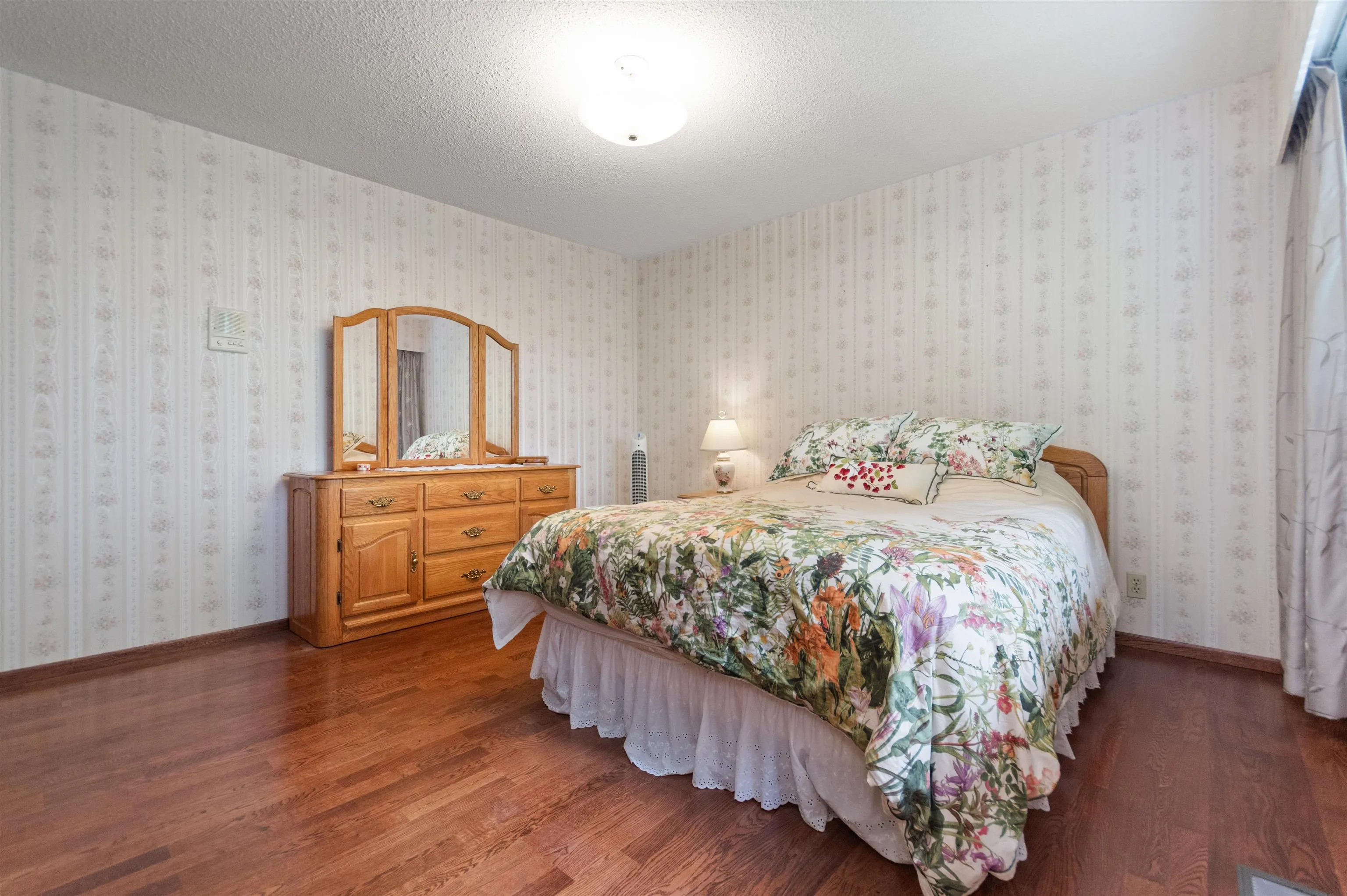 3772 Dollarton Highway