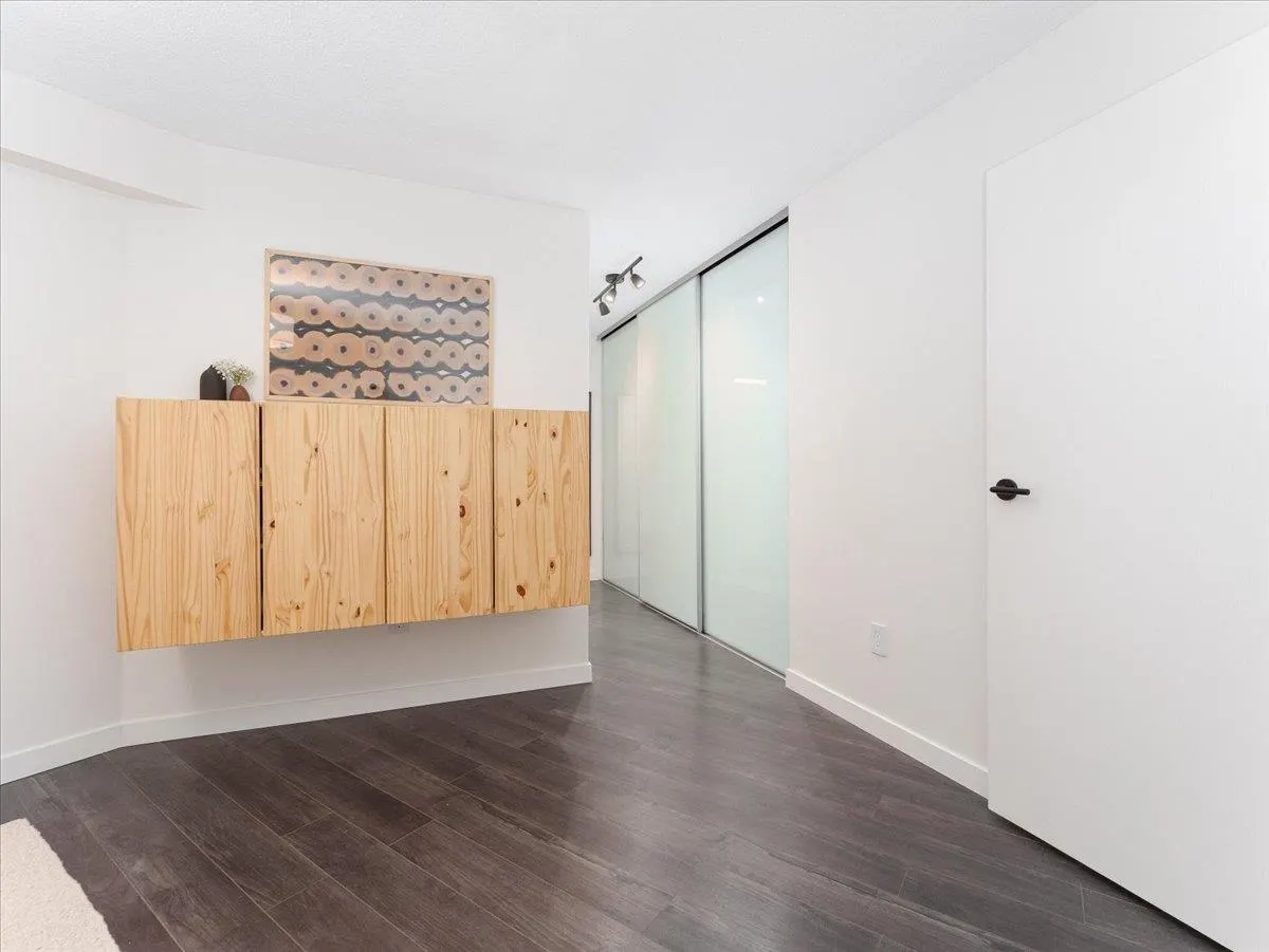 304 1385 Draycott Road
