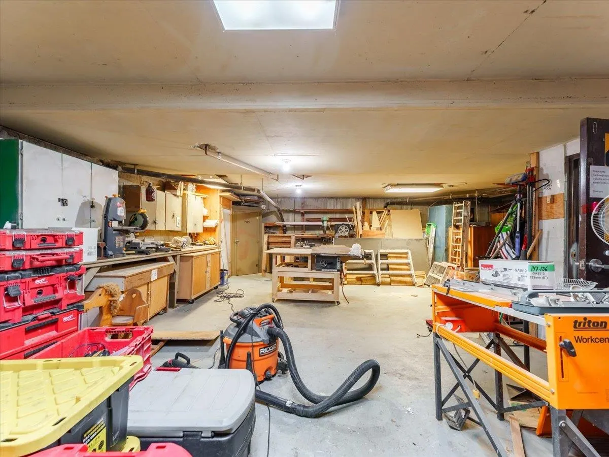 304 1385 Draycott Road