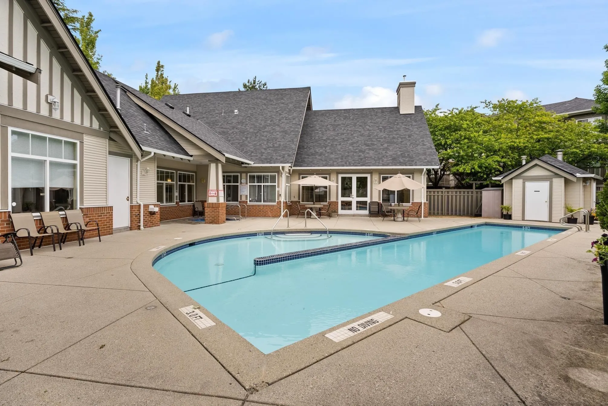 74 6588 Barnard Drive