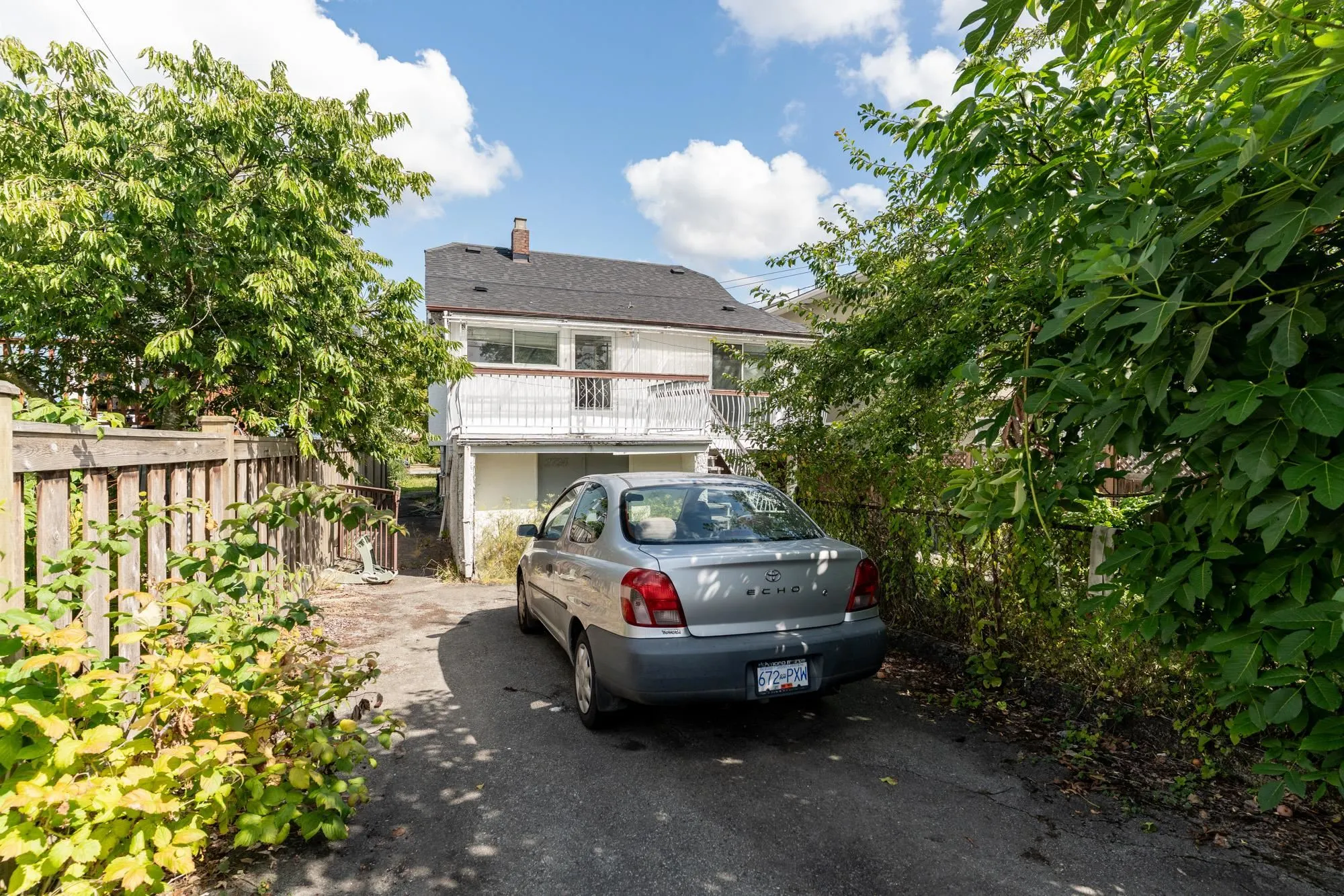 2724 Charles Street