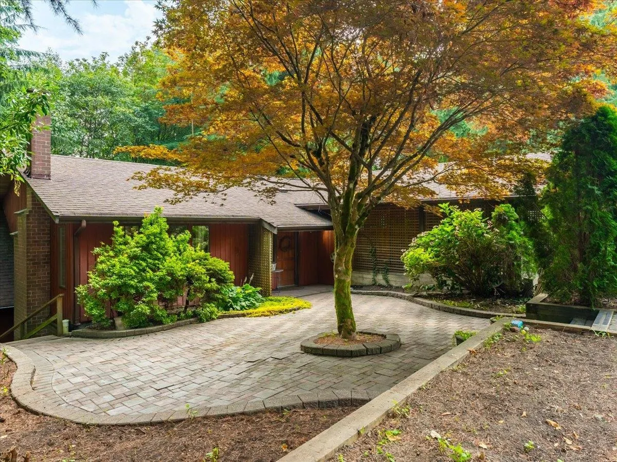277 E Braemar Road