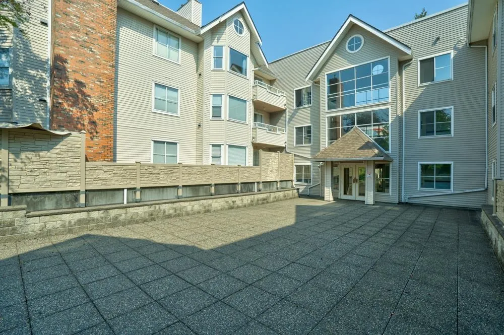 307 5375 Victory Street