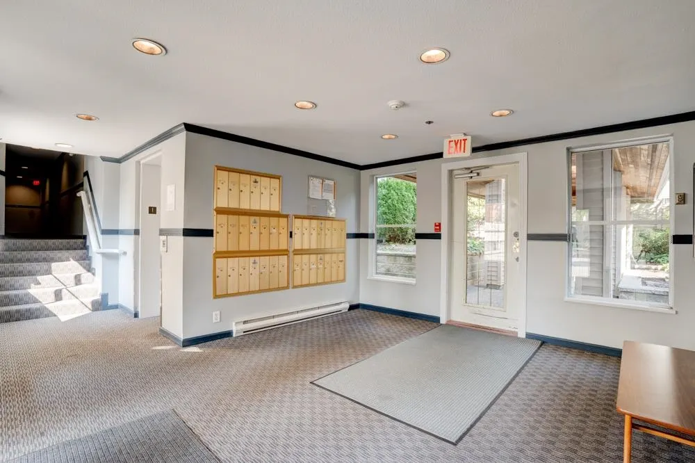 307 5375 Victory Street