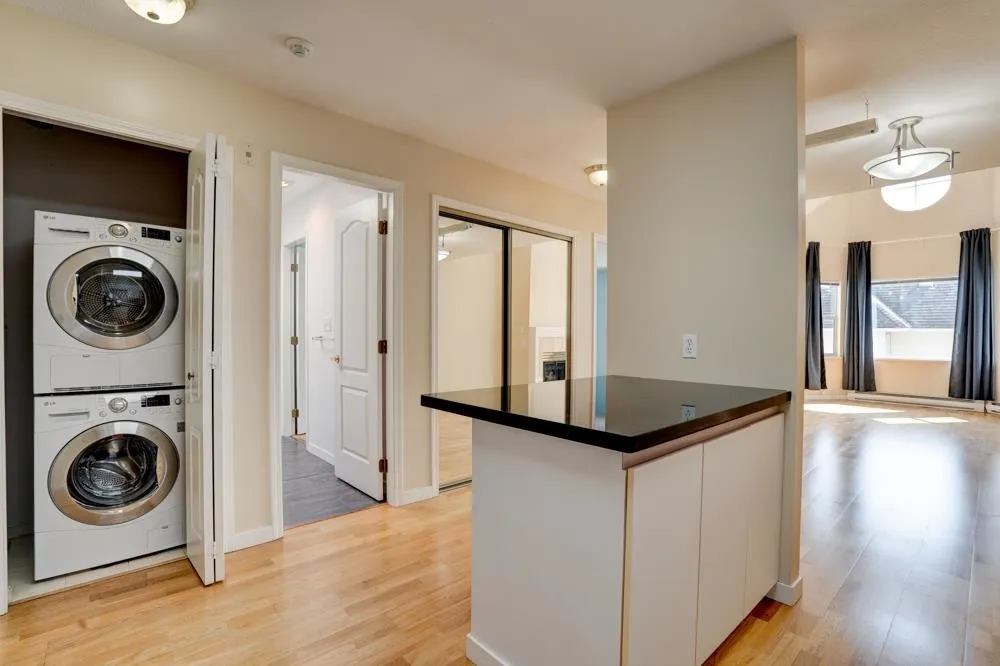 307 5375 Victory Street