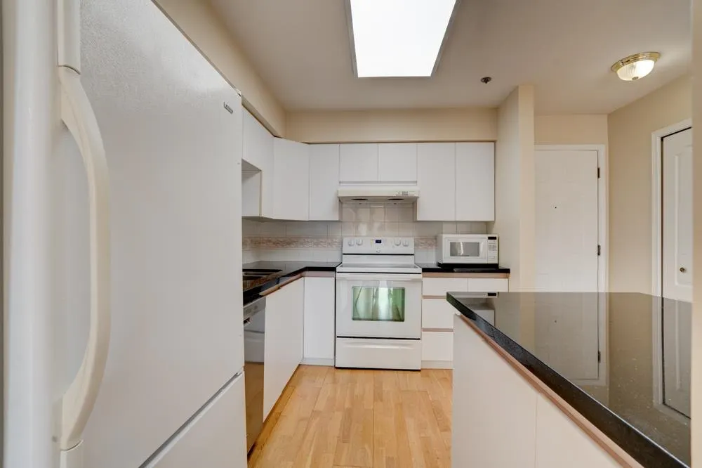 307 5375 Victory Street