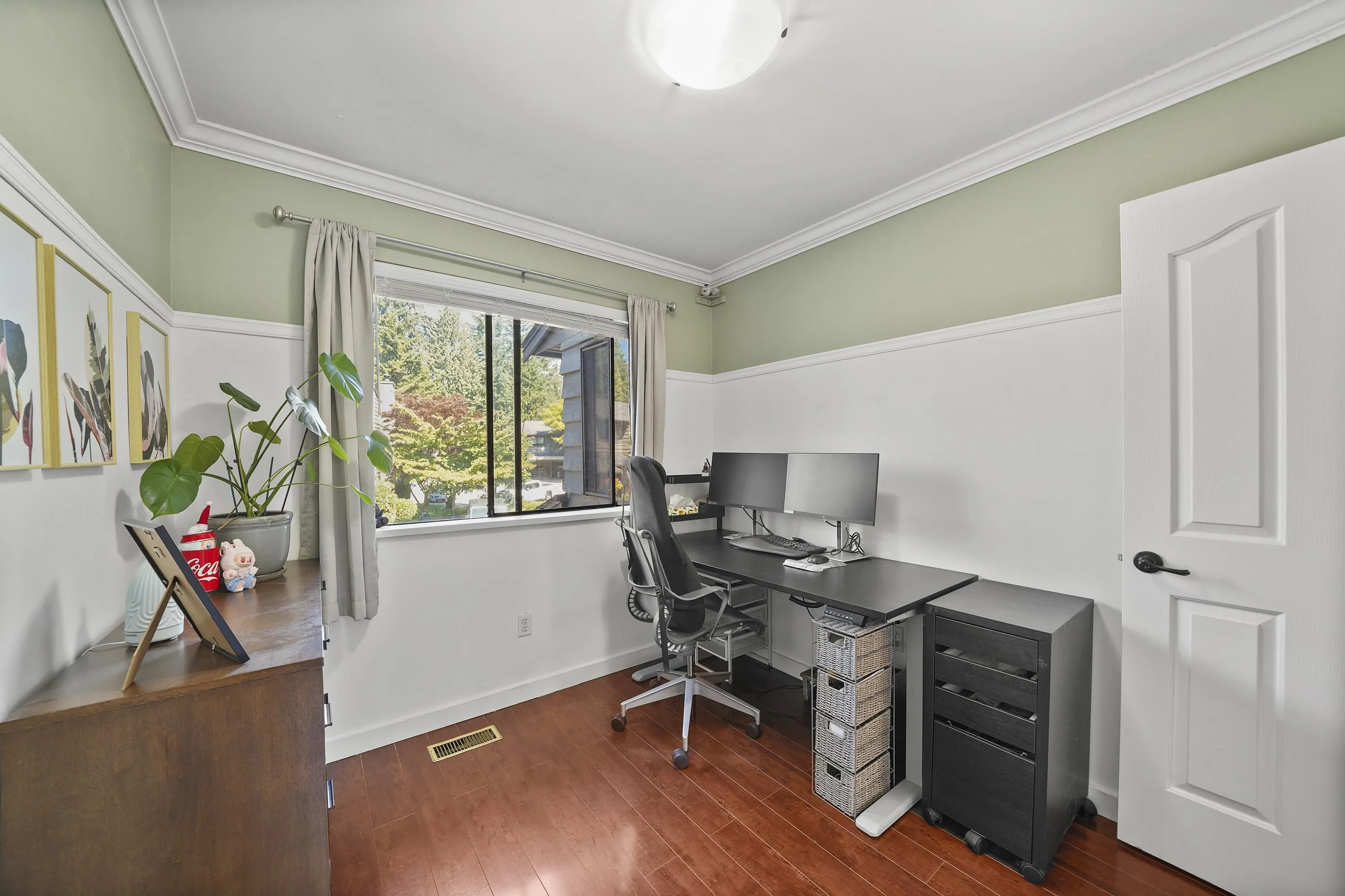 49 1910 Cedar Village Crescent