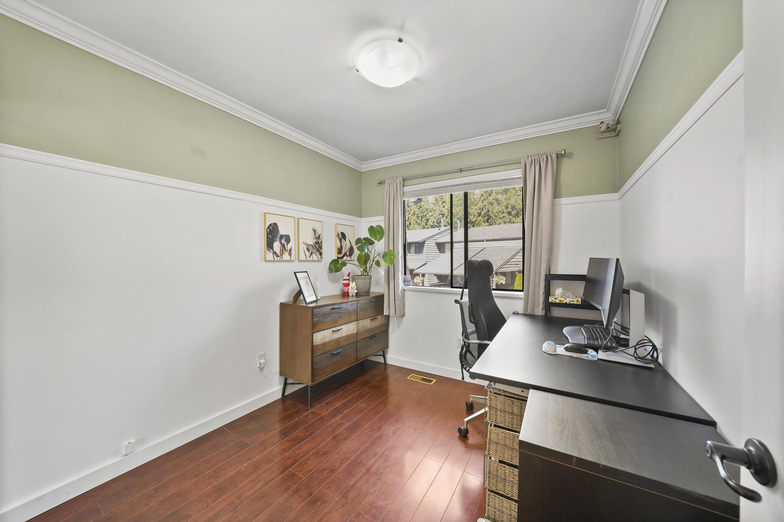 49 1910 Cedar Village Crescent