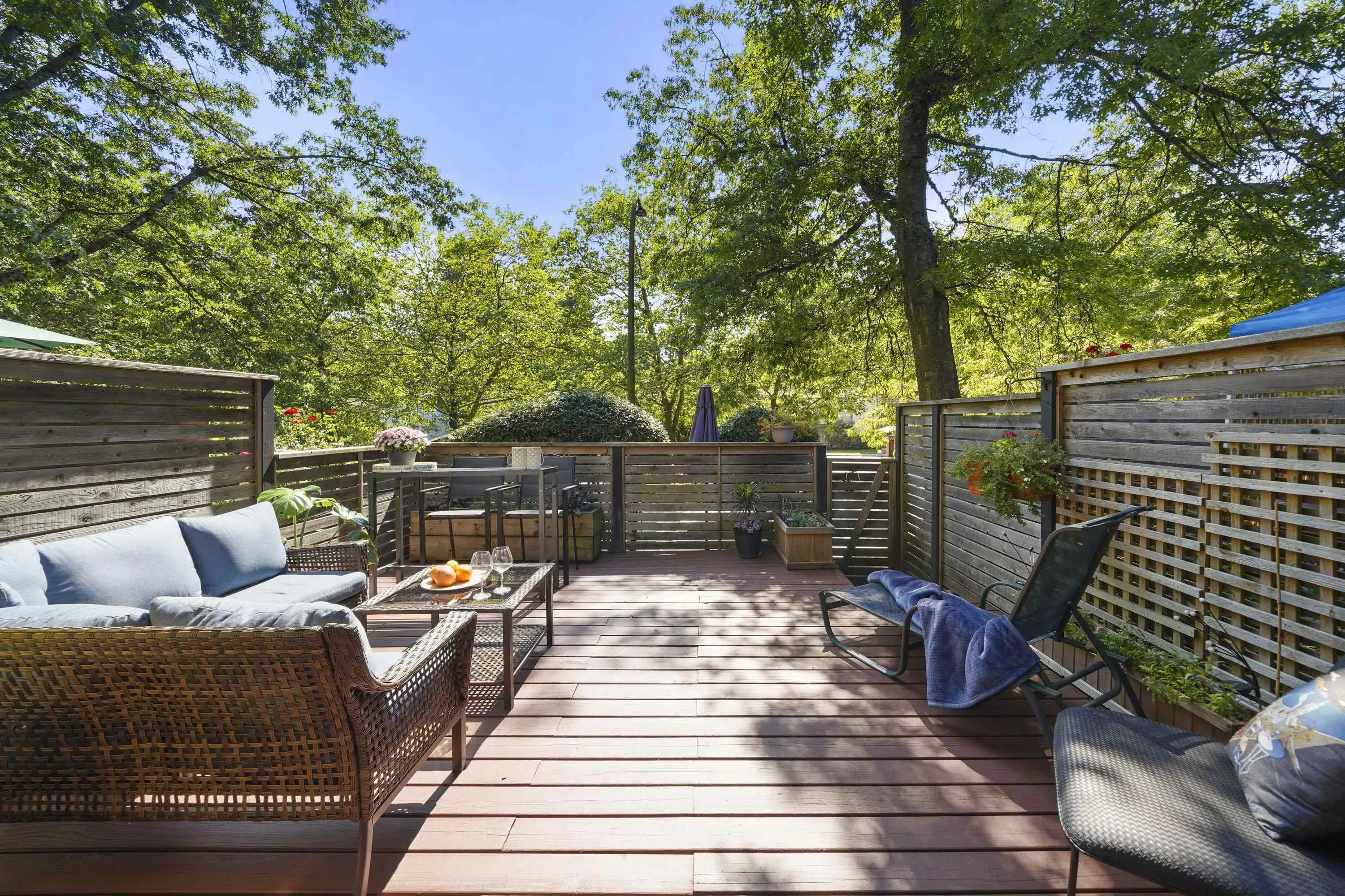 49 1910 Cedar Village Crescent