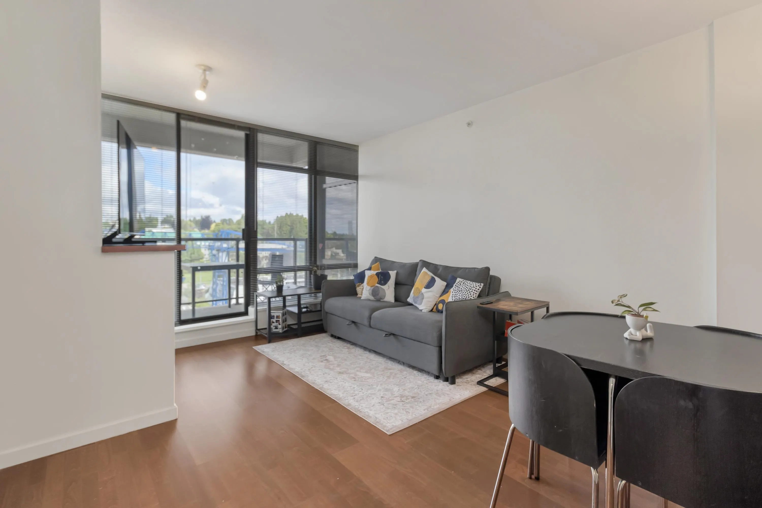 1808 610 Victoria Street