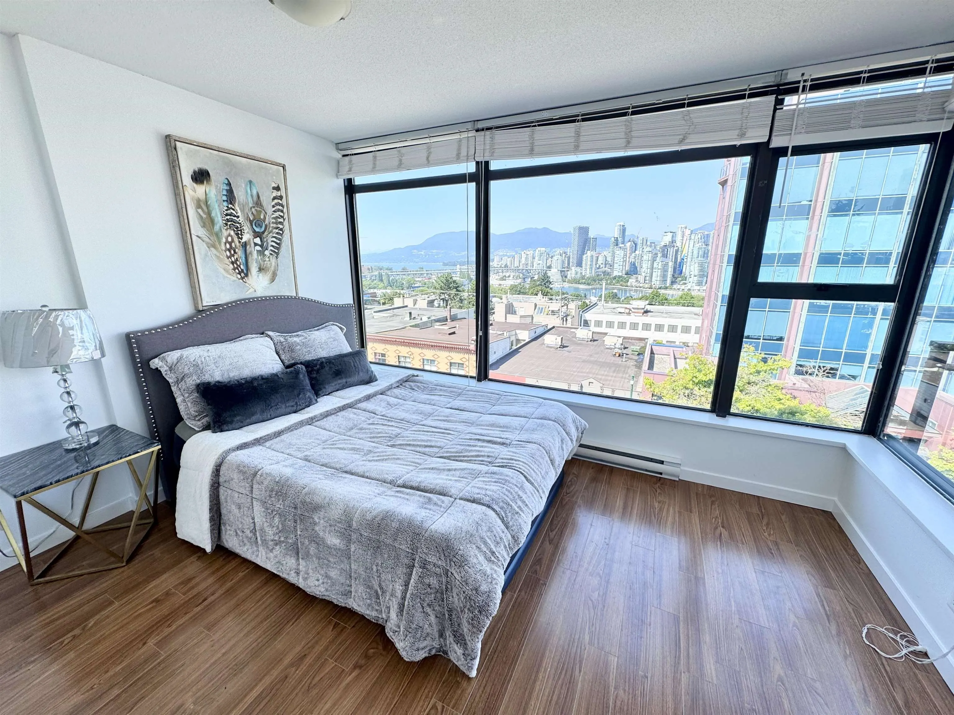 708 1068 W Broadway