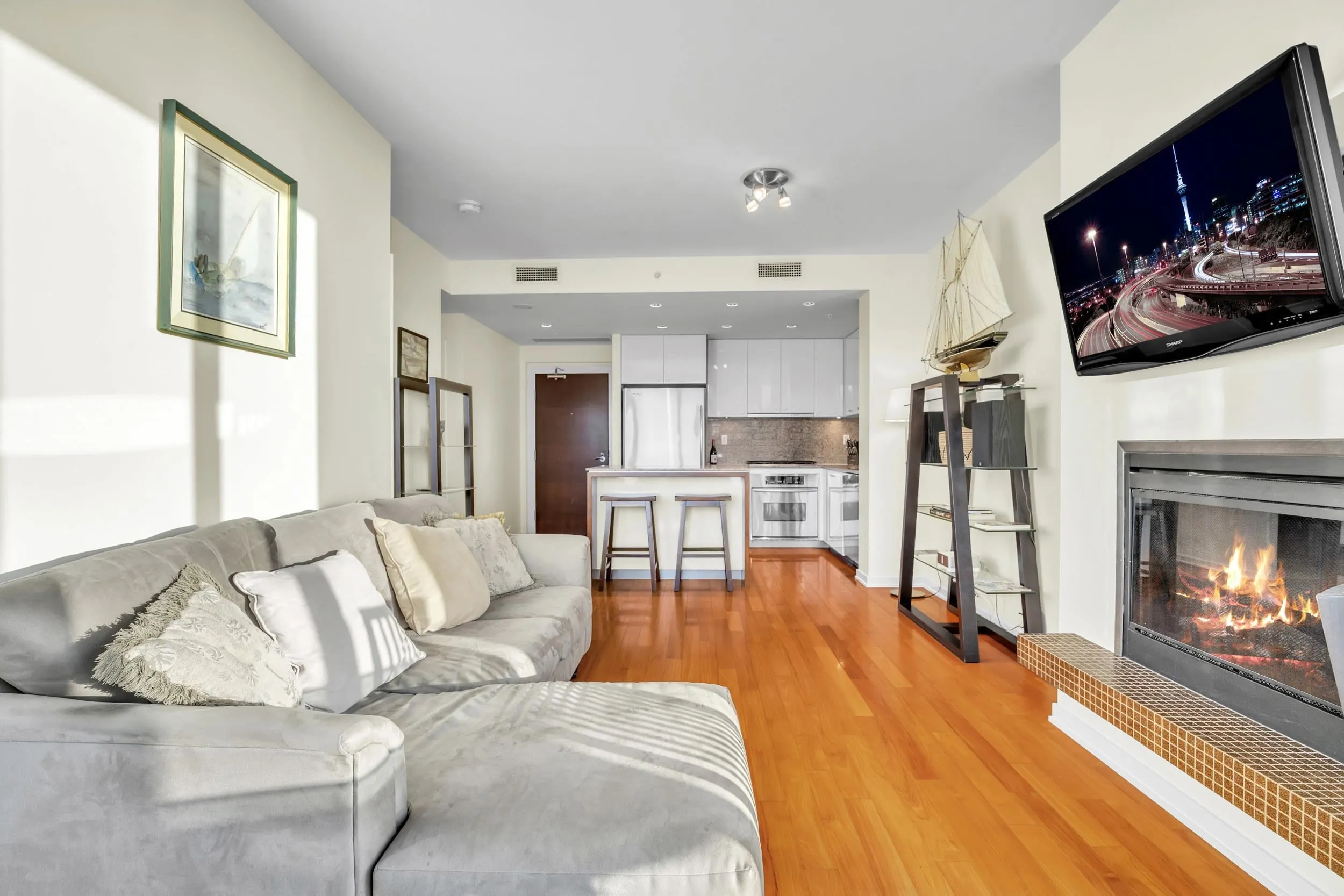 805 1005 Beach Avenue