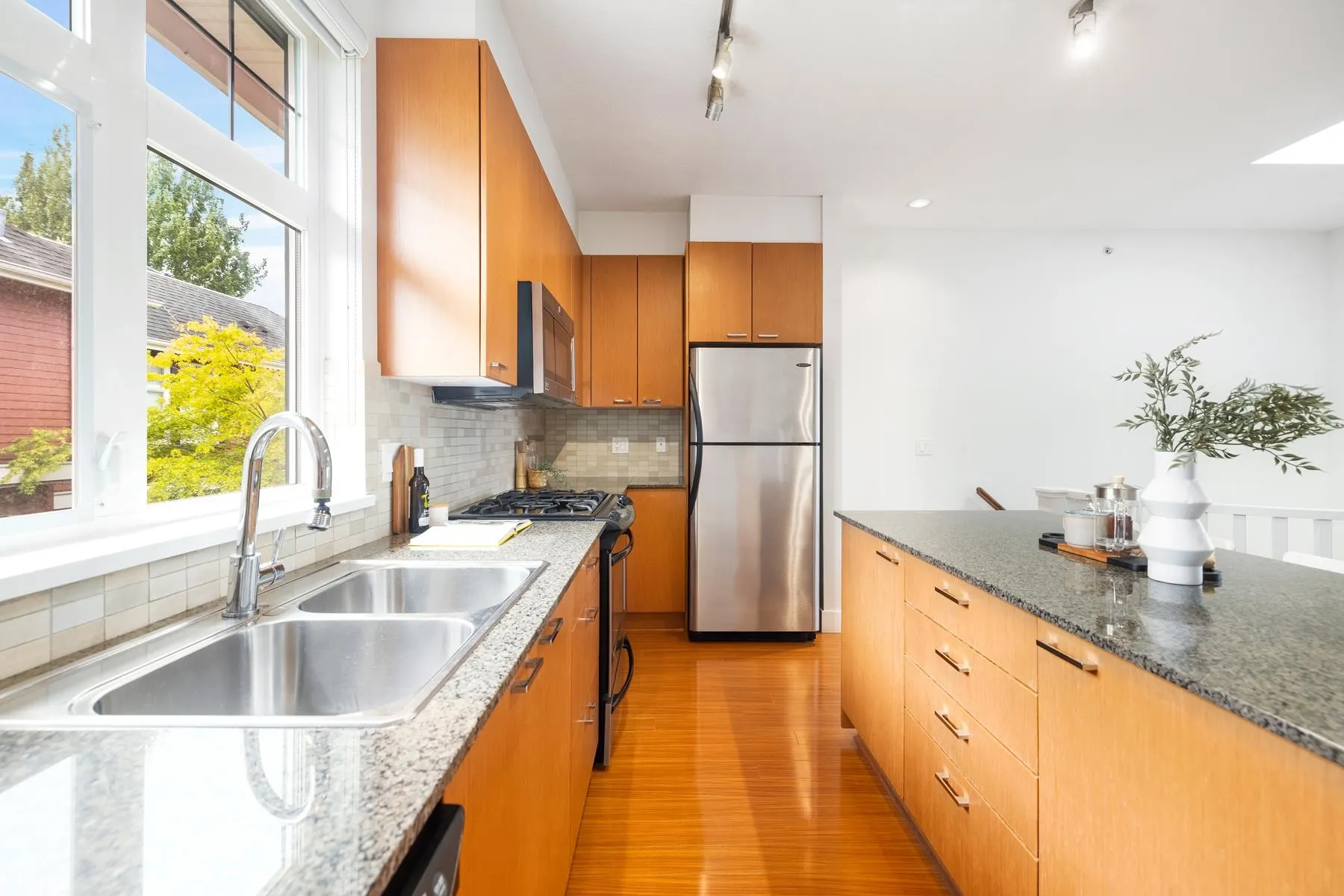2276 St. George Street