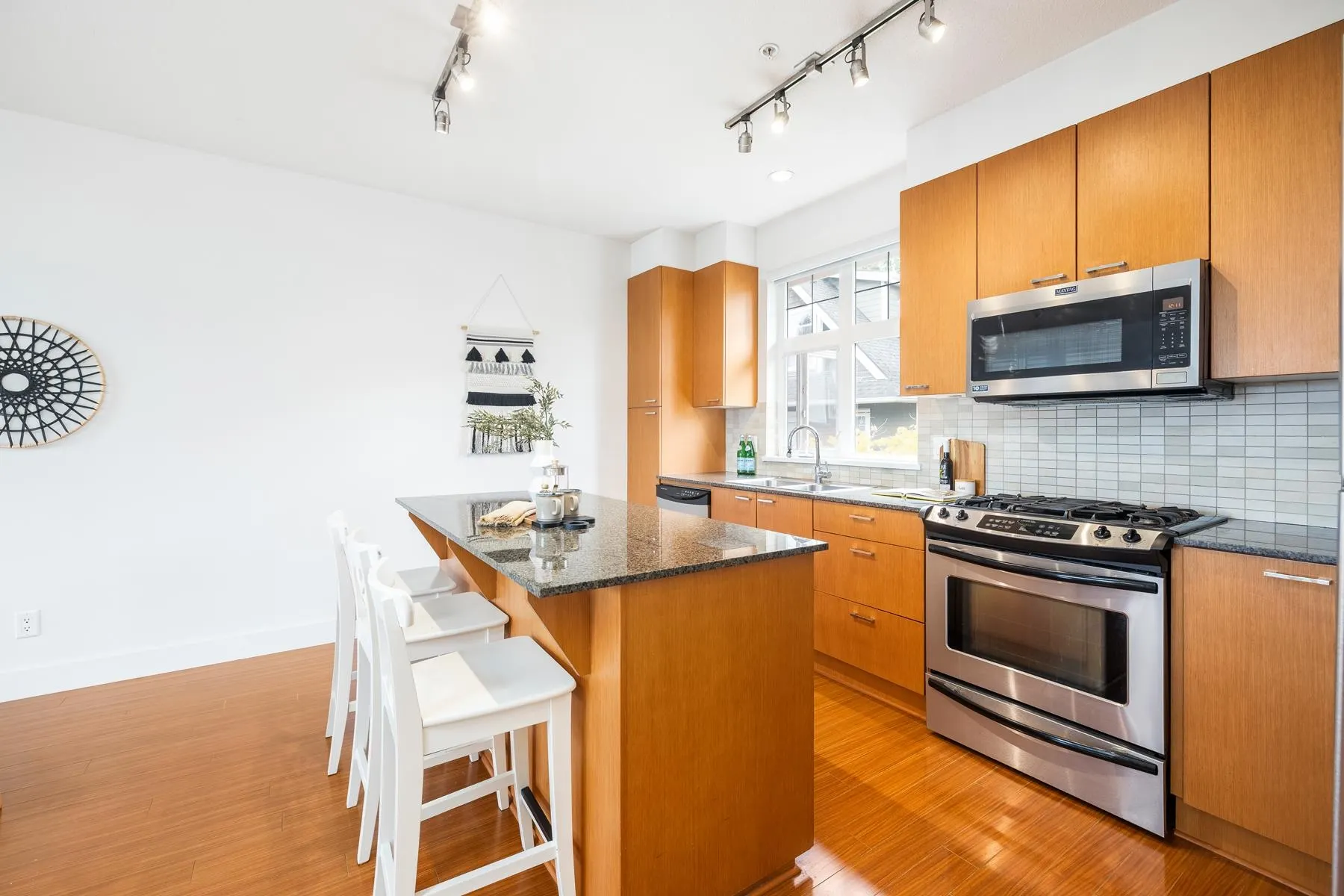 2276 St. George Street