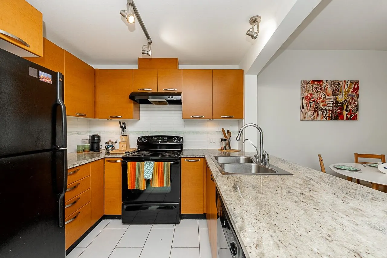205 7488 Byrnepark Walk