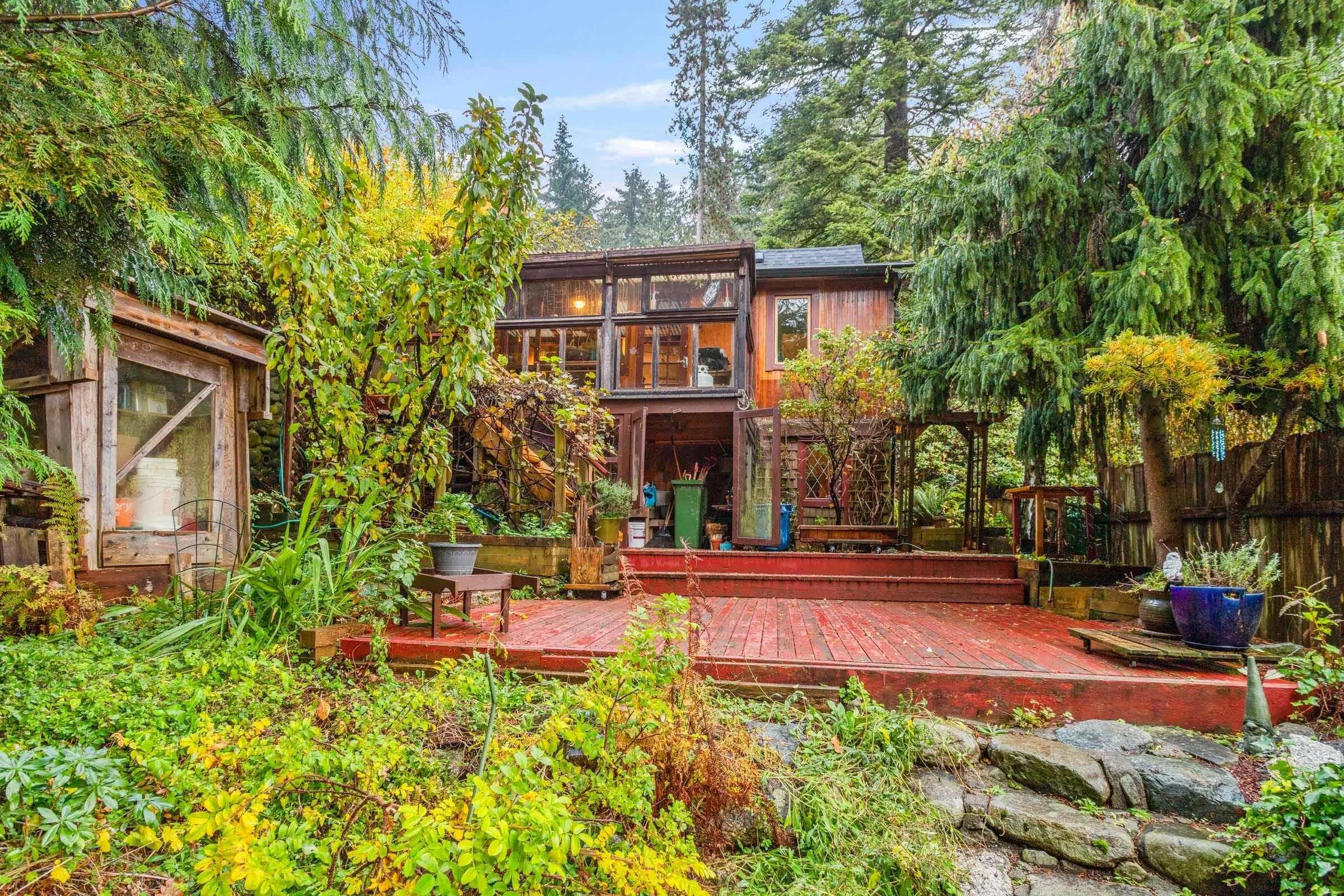 713 E St. James Road