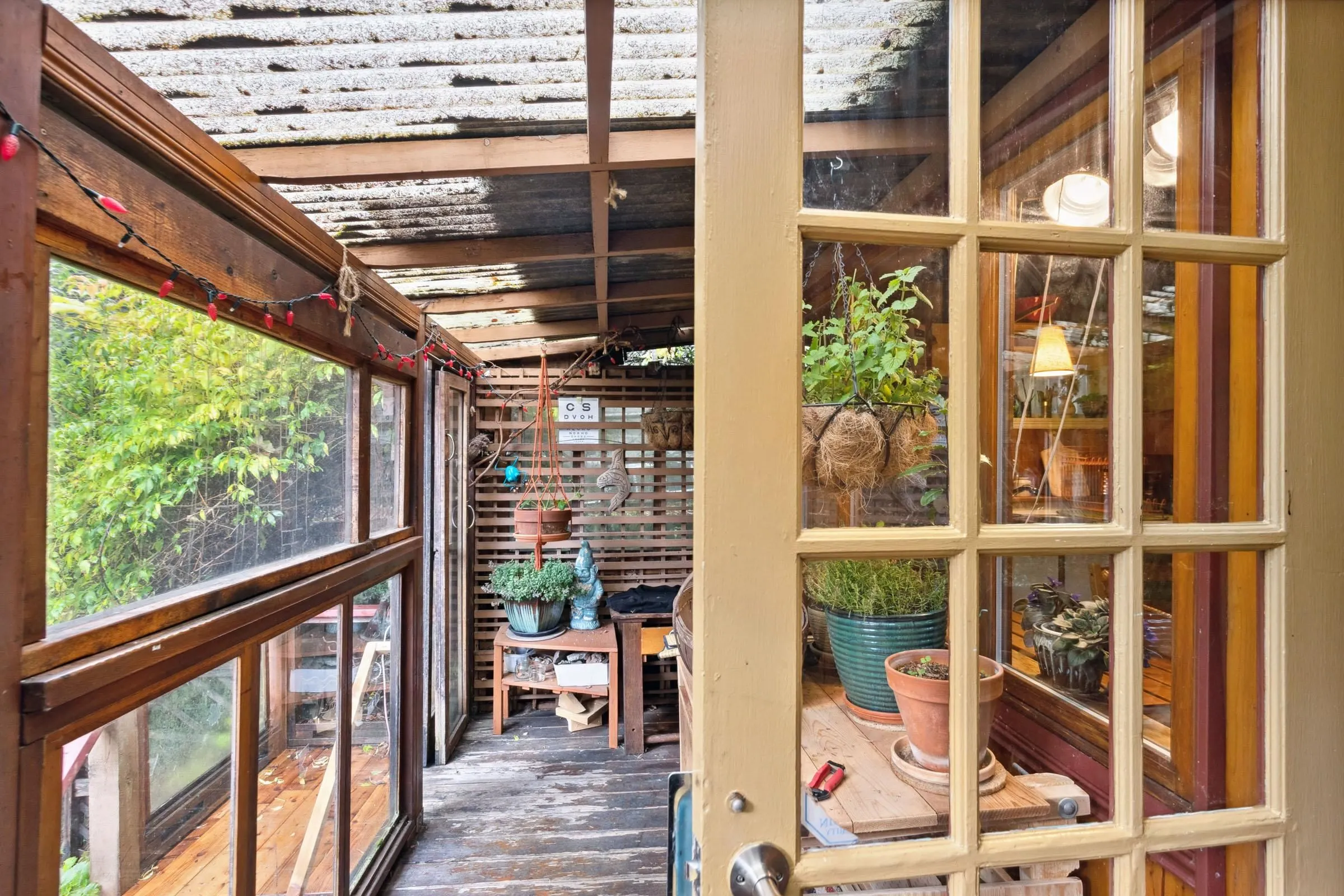 713 E St. James Road