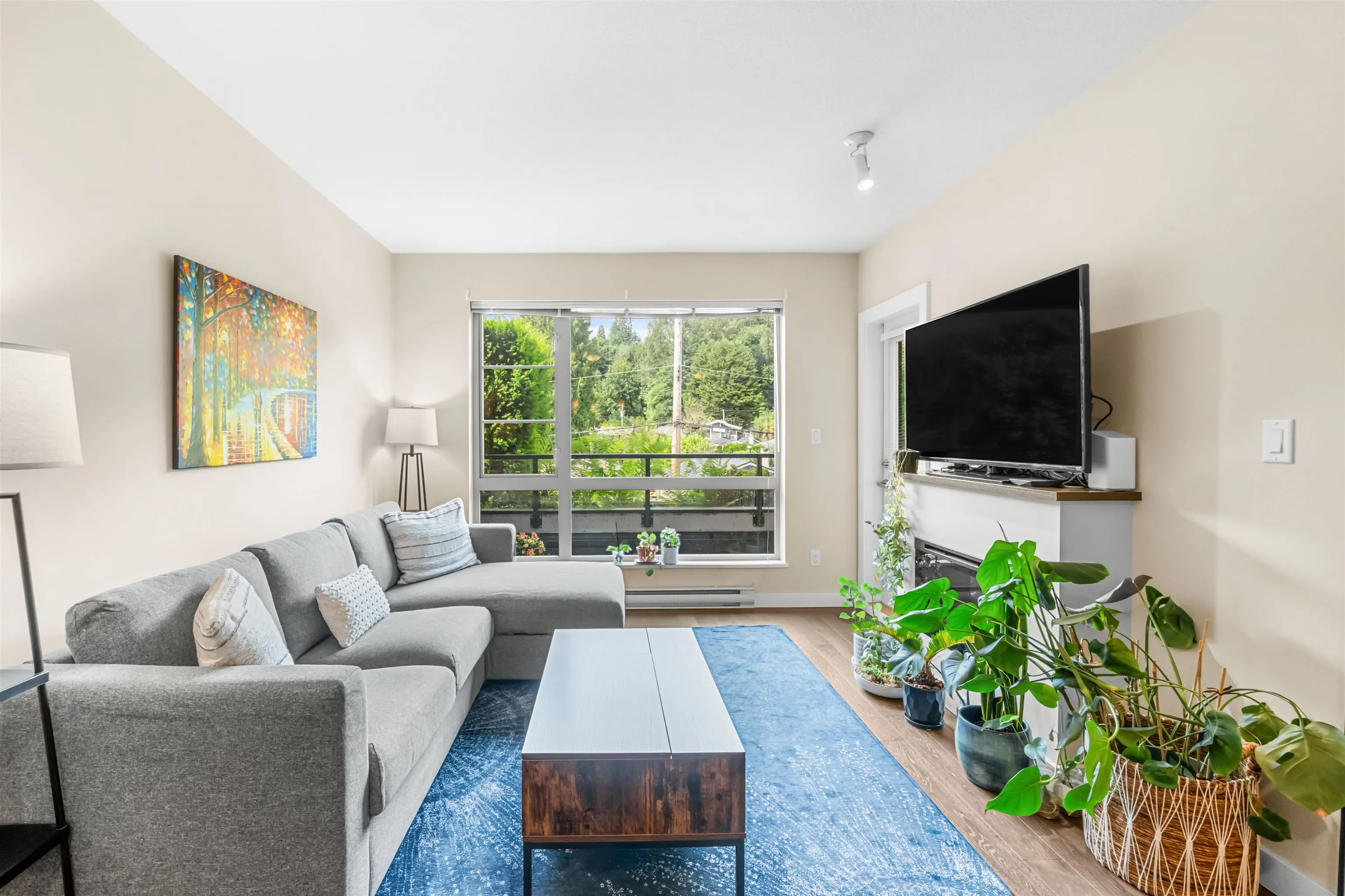 215 1330 Marine Drive