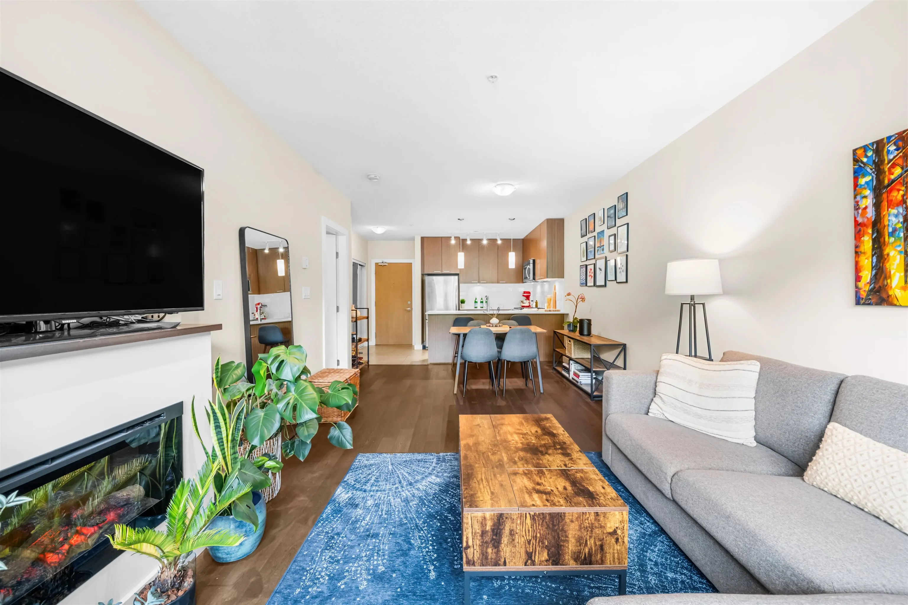 215 1330 Marine Drive